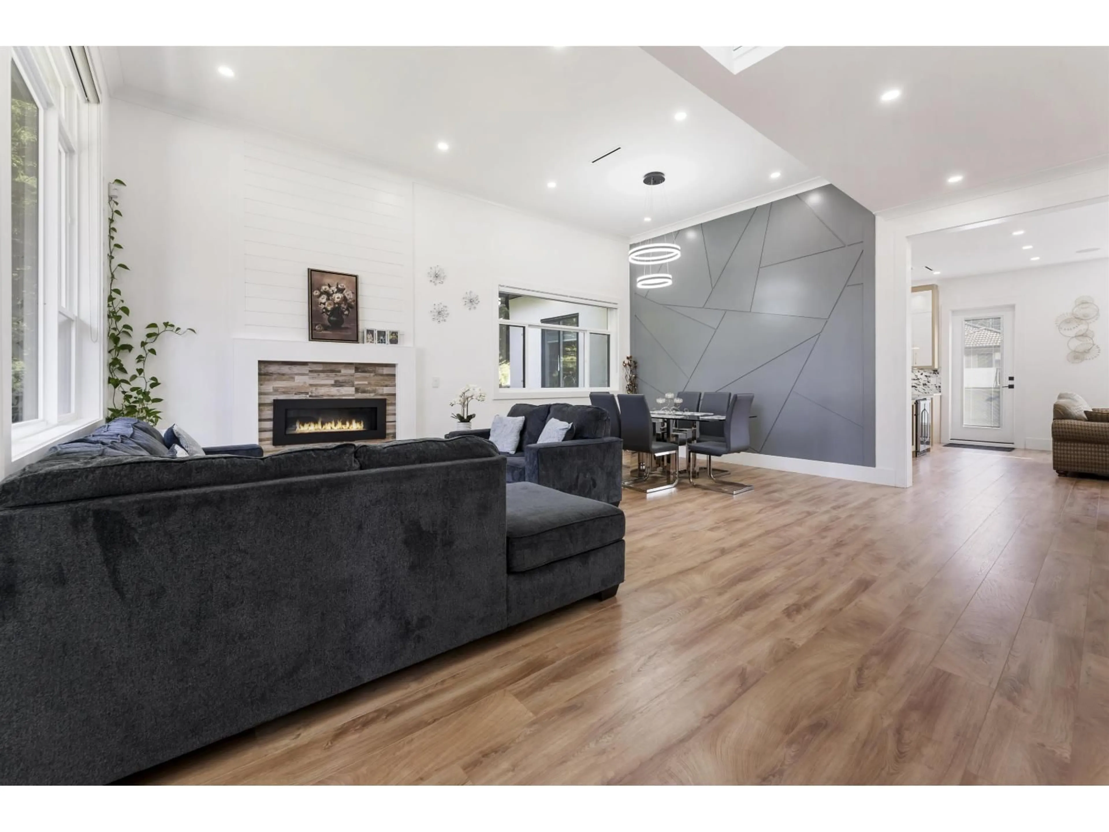 Unknown for 8958 139A STREET, Surrey British Columbia V3V7G5