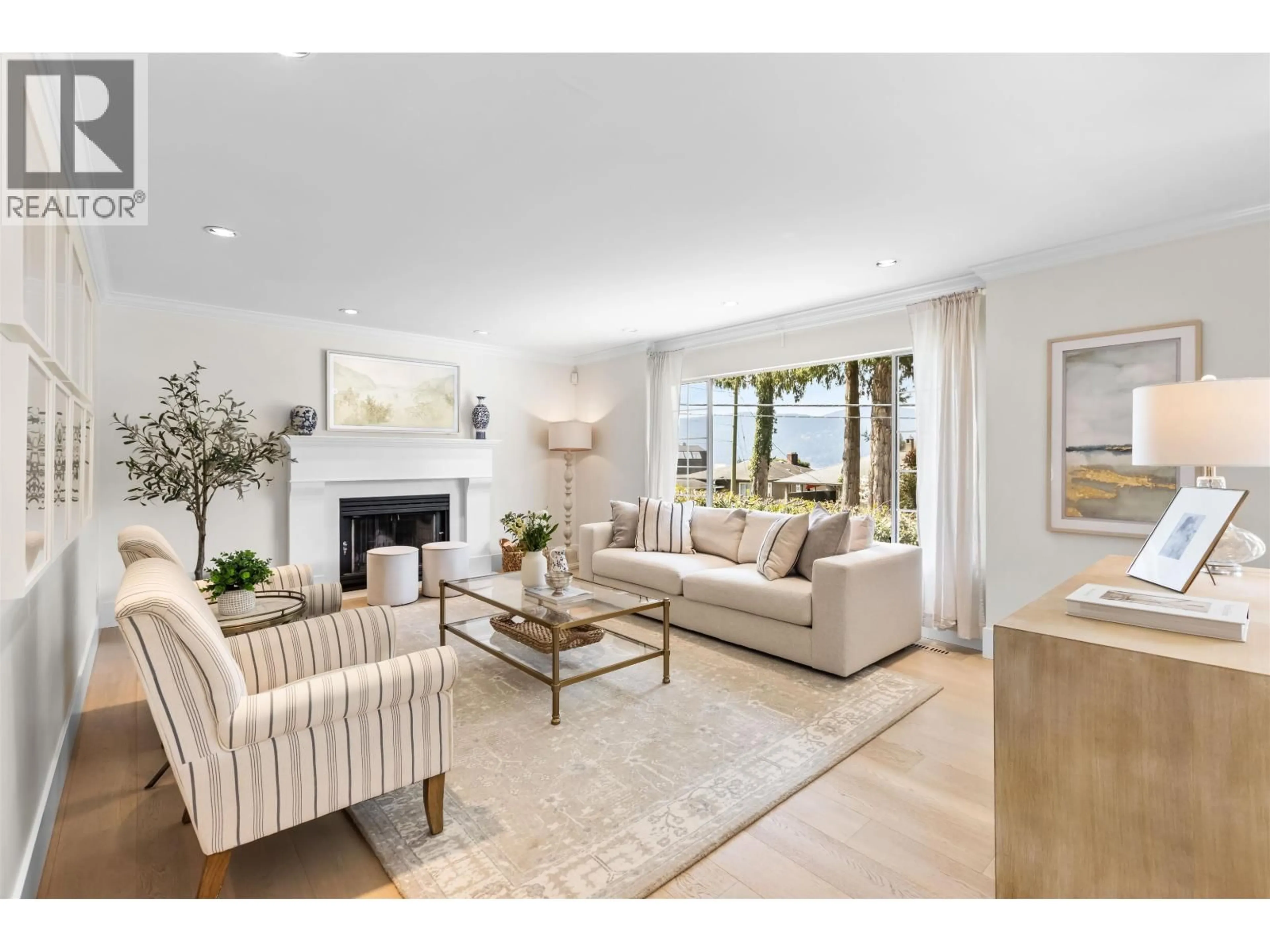 Living room with furniture, unknown for 6364 NELSON AVENUE, West Vancouver British Columbia V7W2A4