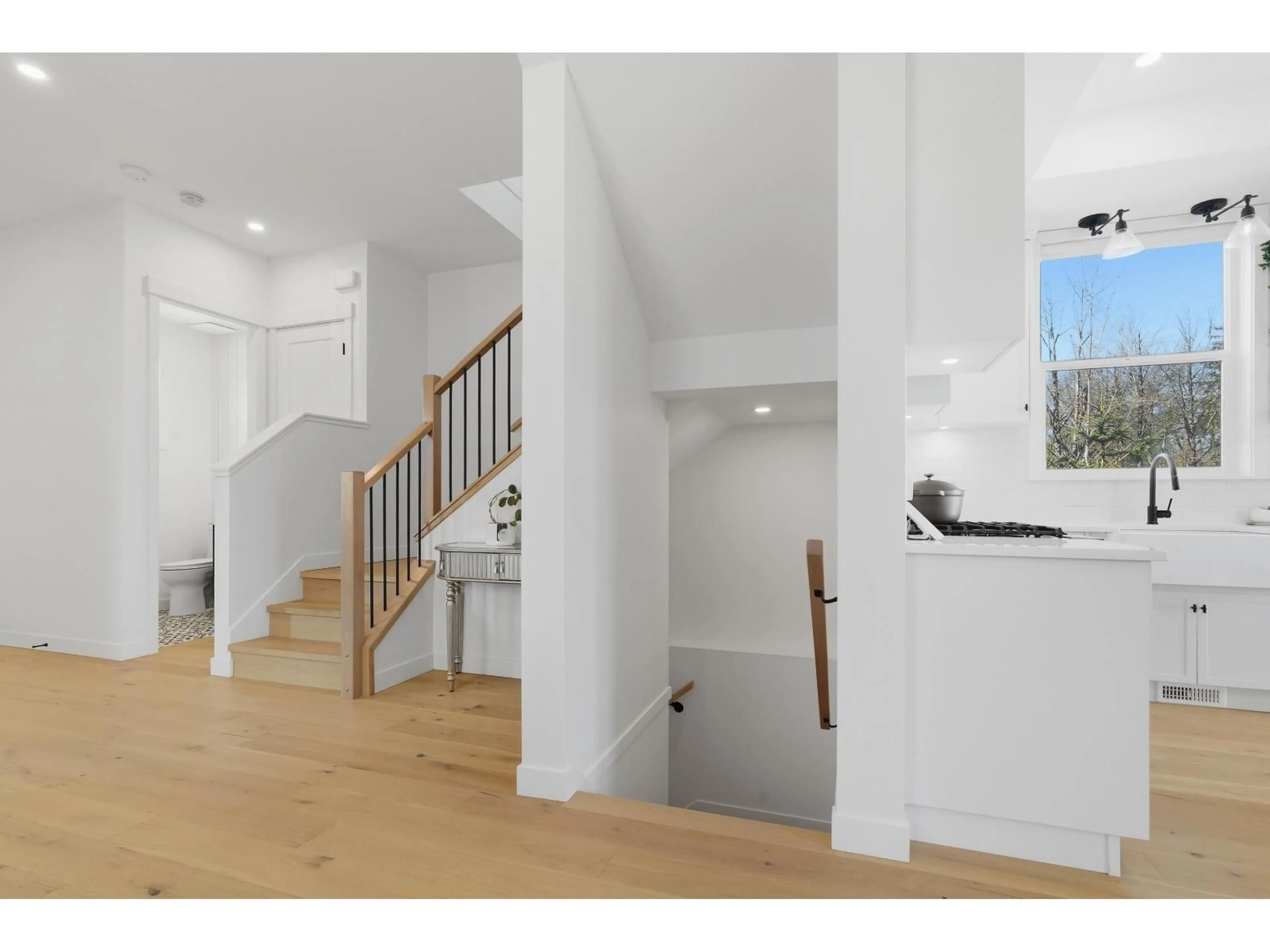 Unknown for 19619 75 AVENUE, Langley British Columbia V2Y3R9