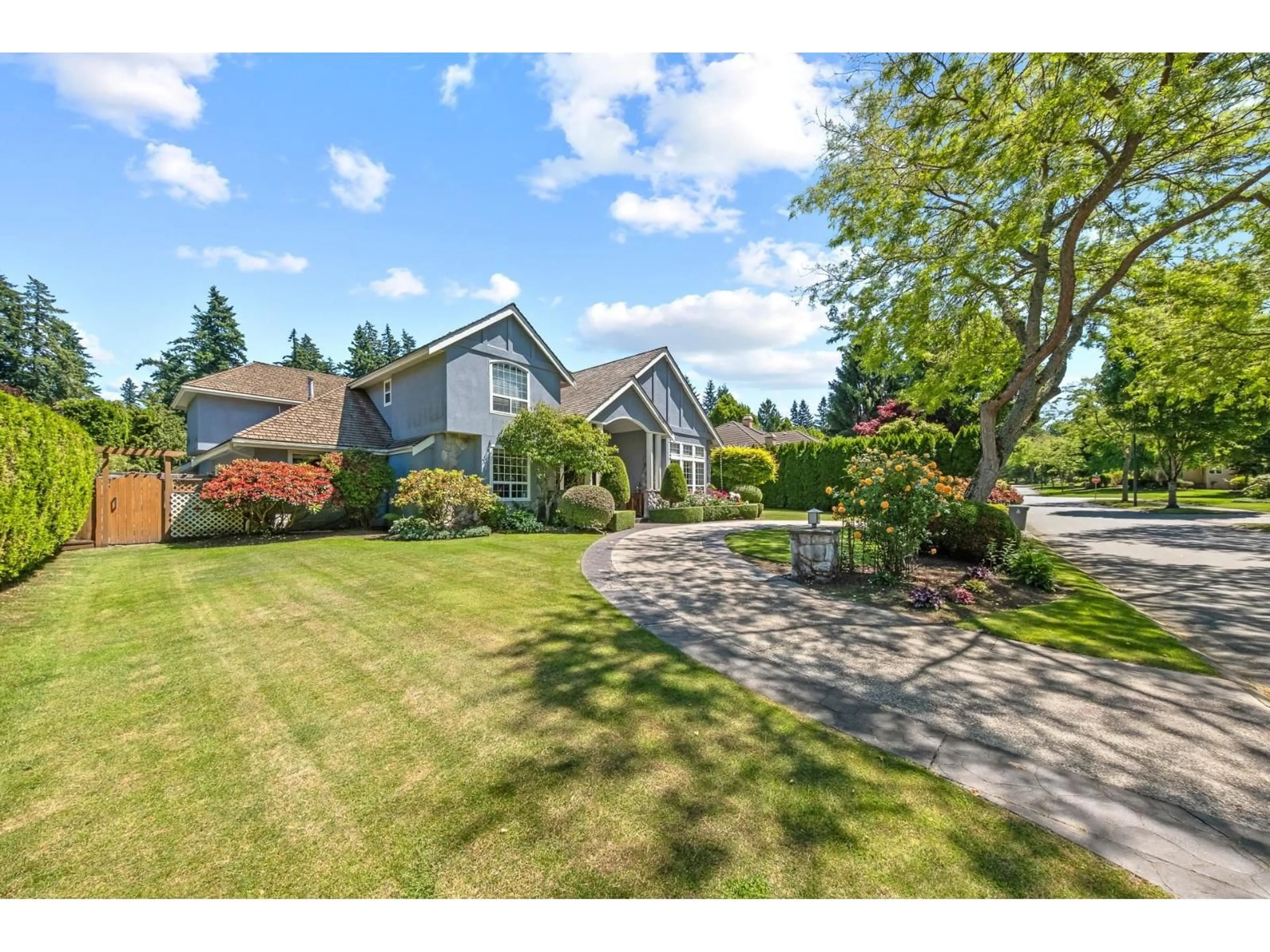 A pic from outside/outdoor area/front of a property/back of a property/a pic from drone, street for 2620 139A STREET, Surrey British Columbia V4P2L9