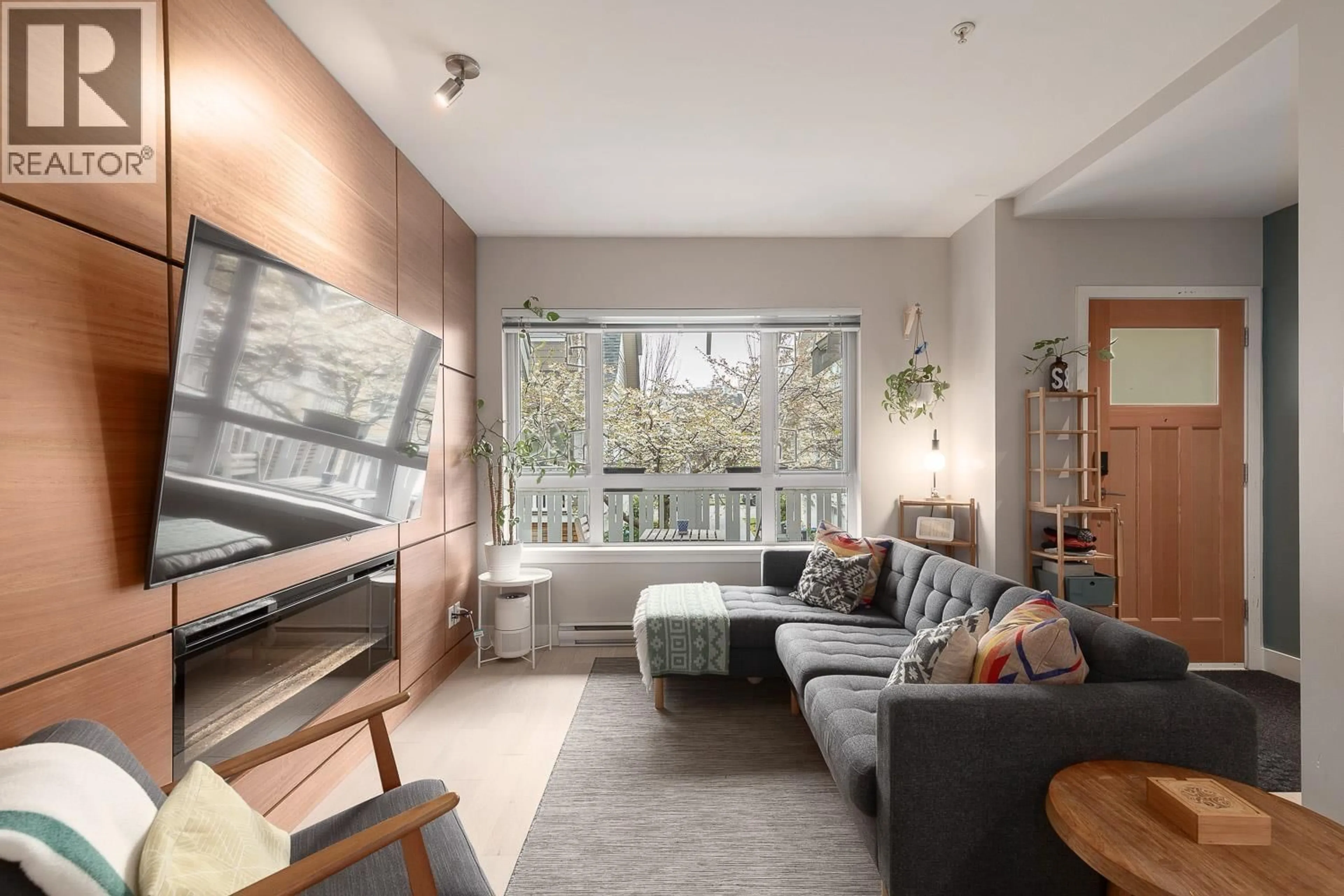 Living room with furniture, unknown for 5 - 278 CAMATA STREET, New Westminster British Columbia V3M0H8