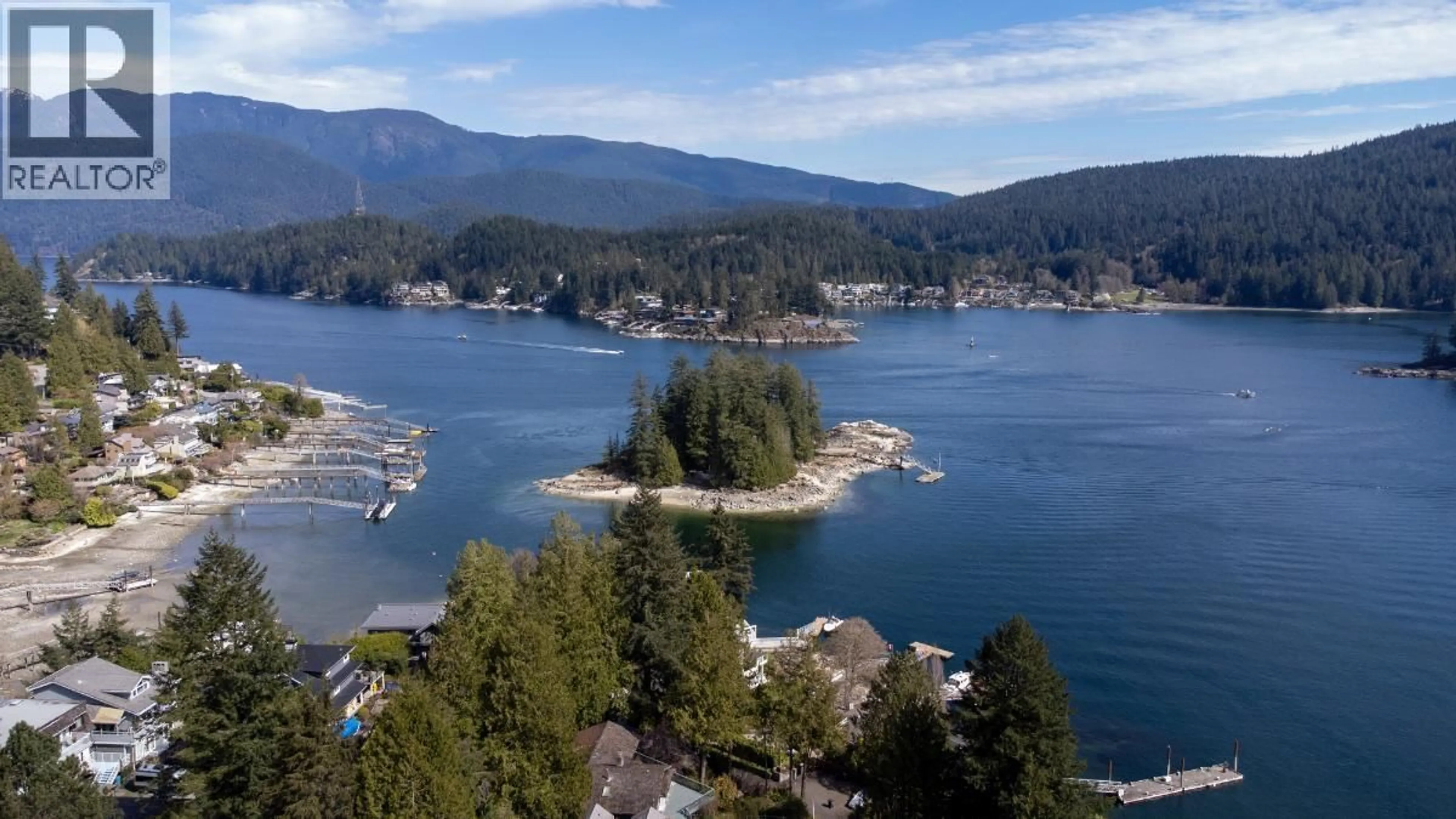 Blurry image for 4493 EPPS AVENUE, North Vancouver British Columbia V7G1G2