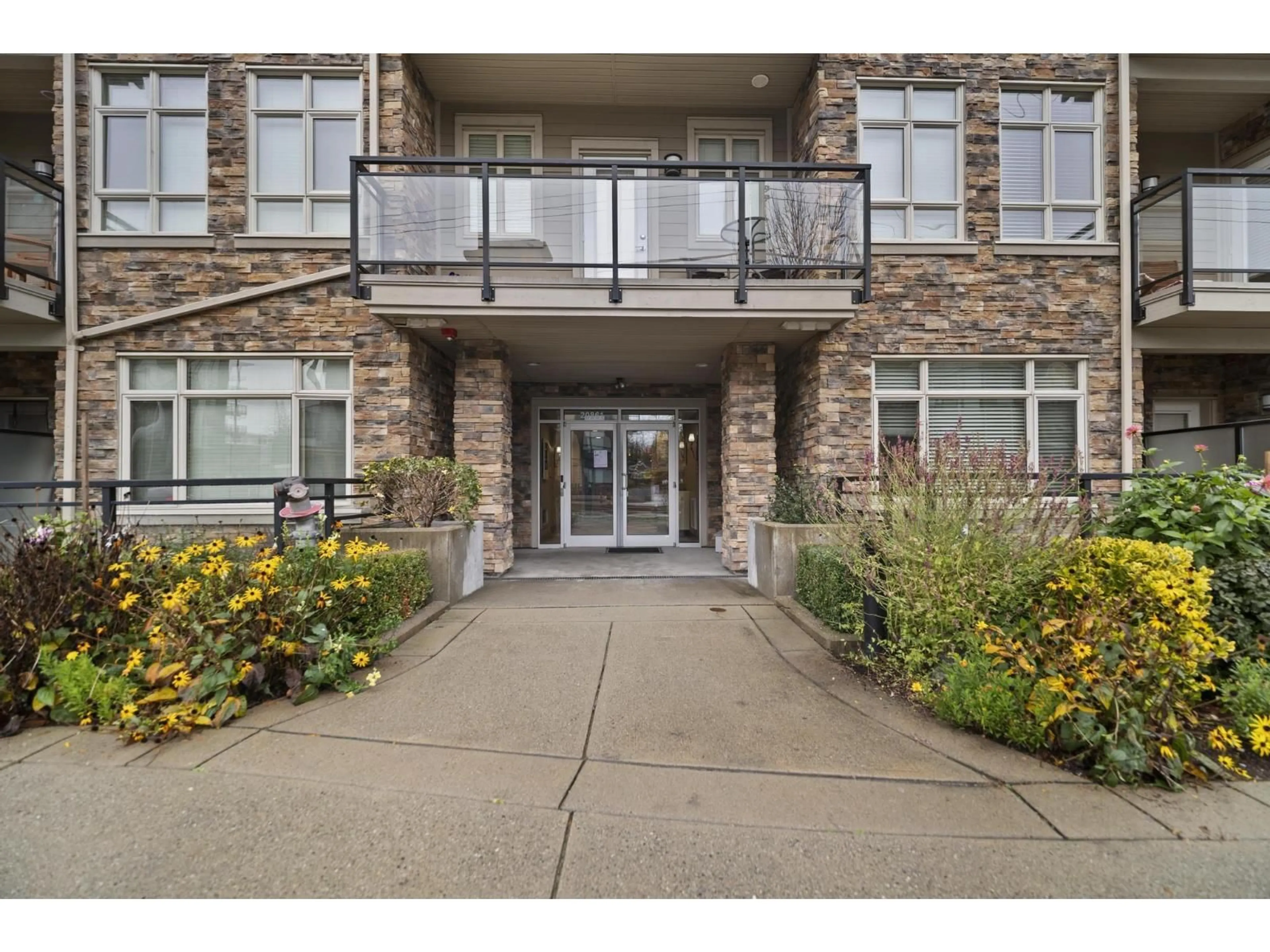 Indoor foyer for 119 - 20861 83 AVENUE, Langley British Columbia V2Y0M8