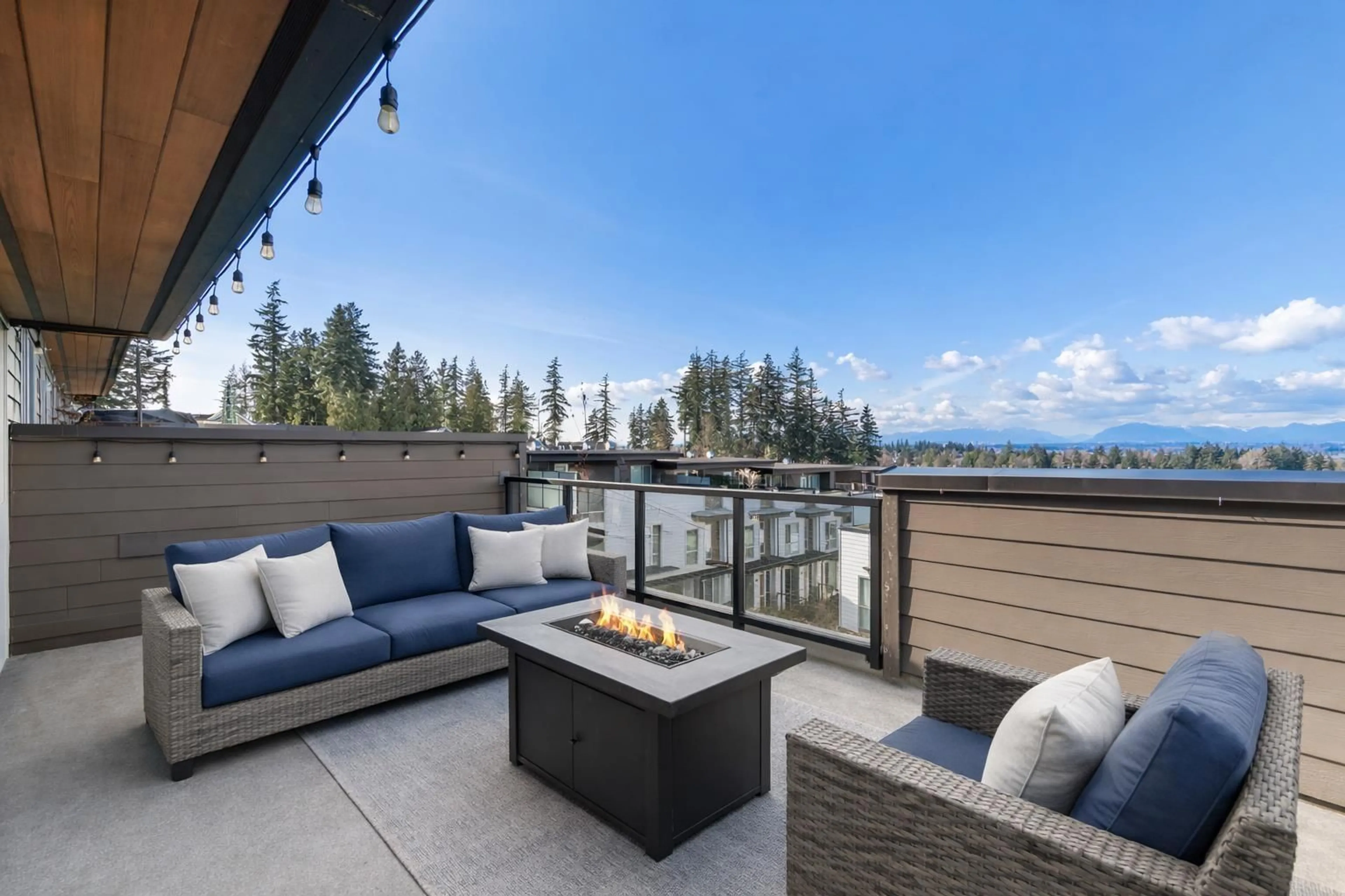 Patio, mountain view for 12 - 2825 159 STREET, Surrey British Columbia V3Z0T9
