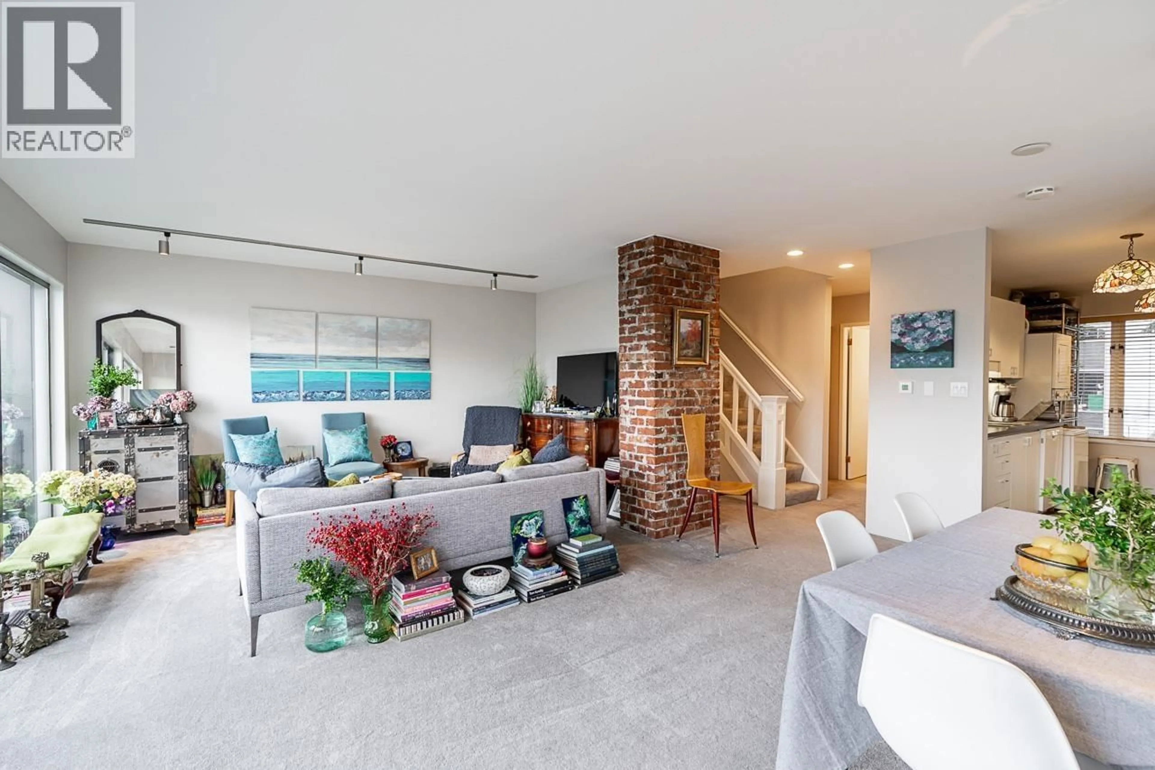 Living room with furniture, unknown for 967 8TH AVENUE, Vancouver British Columbia V5Z1E4