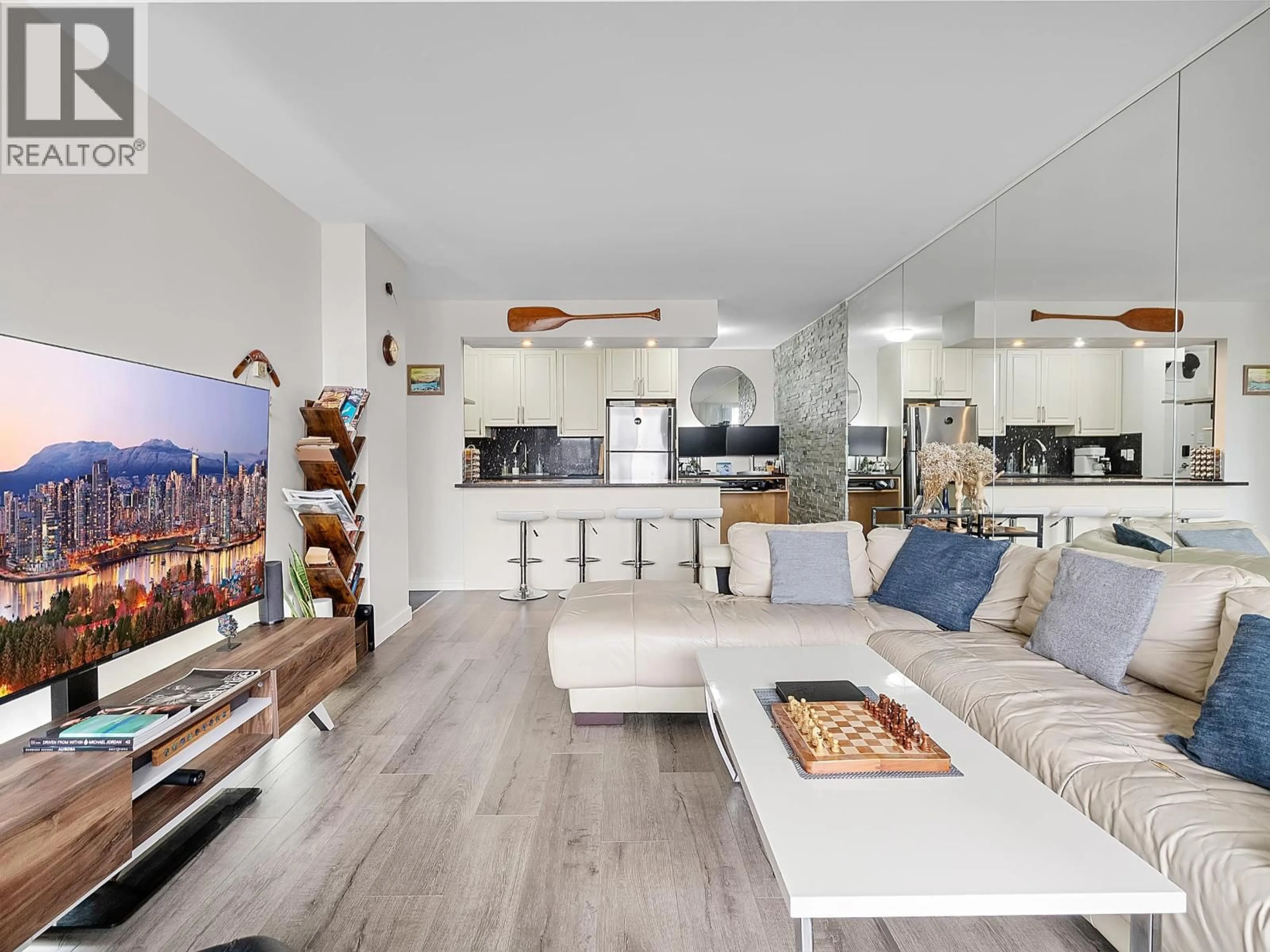 Open concept kitchen, unknown for 1808 - 2016 FULLERTON AVENUE, North Vancouver British Columbia V7P3E6