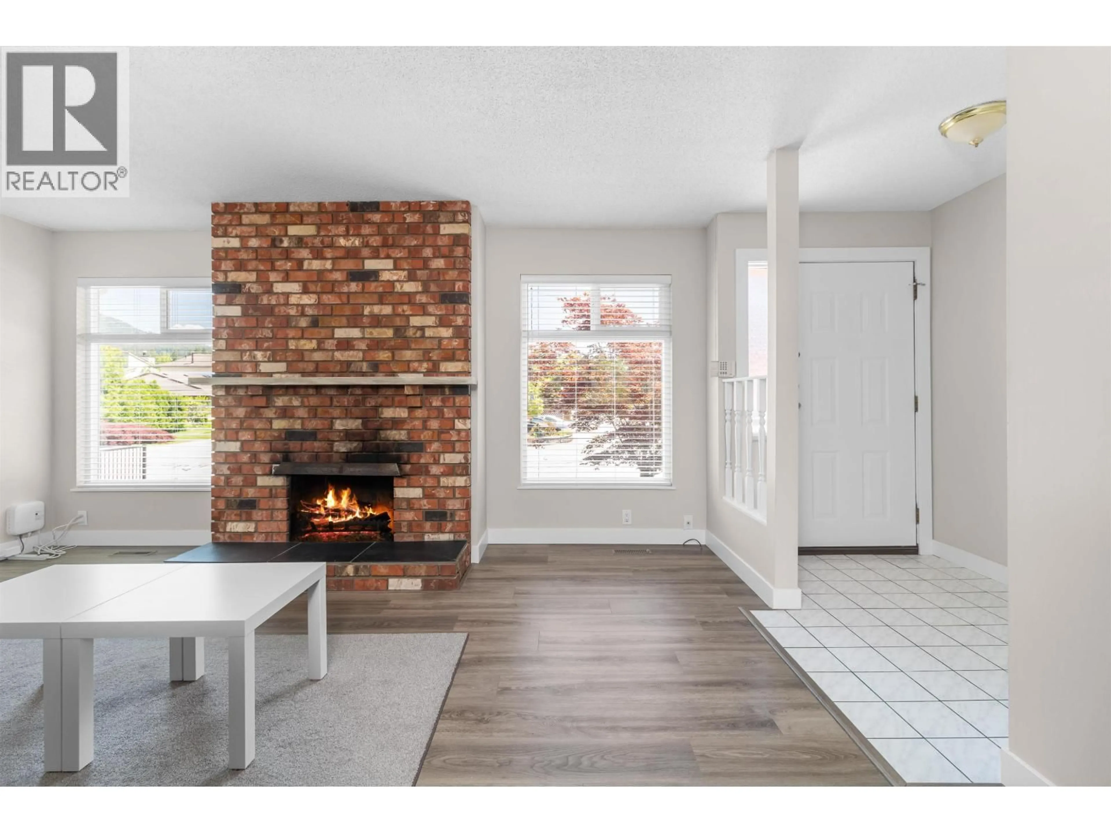 Indoor entryway for 1204 NESTOR STREET, Coquitlam British Columbia V3E1H6