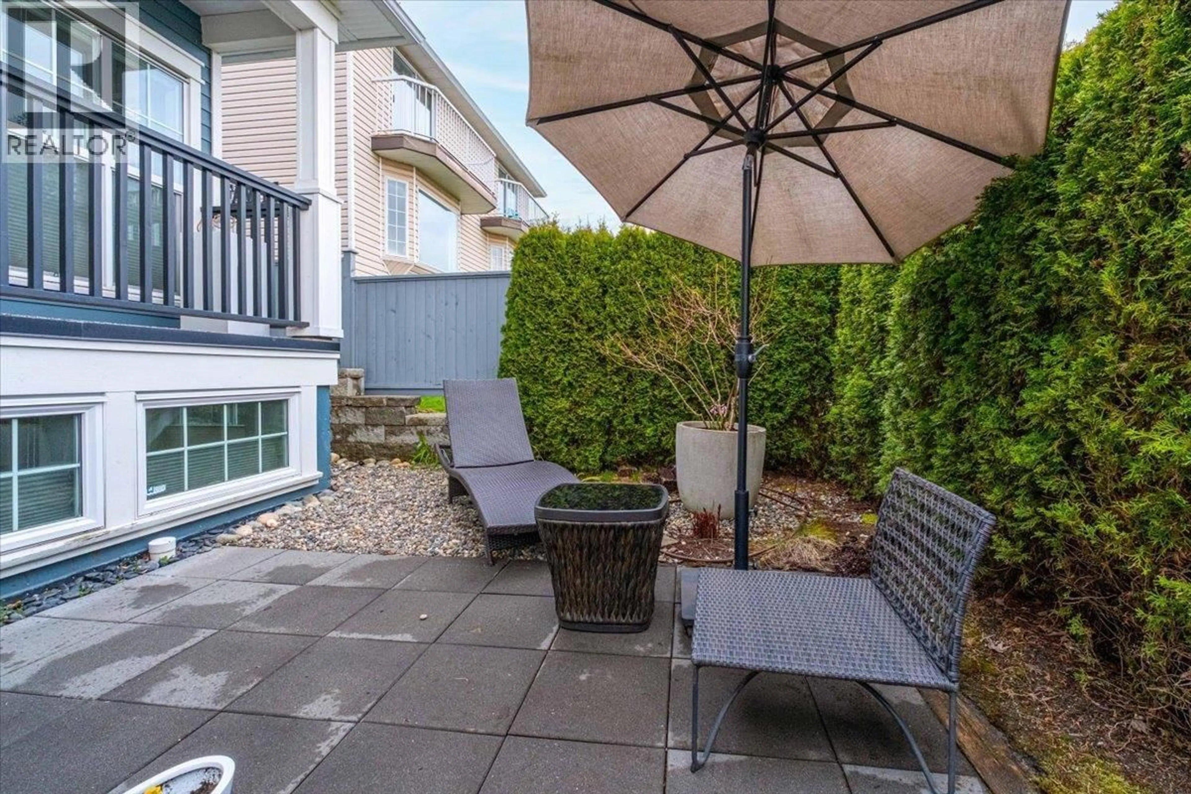 Patio, street for 210 5TH STREET, North Vancouver British Columbia V7M1K1