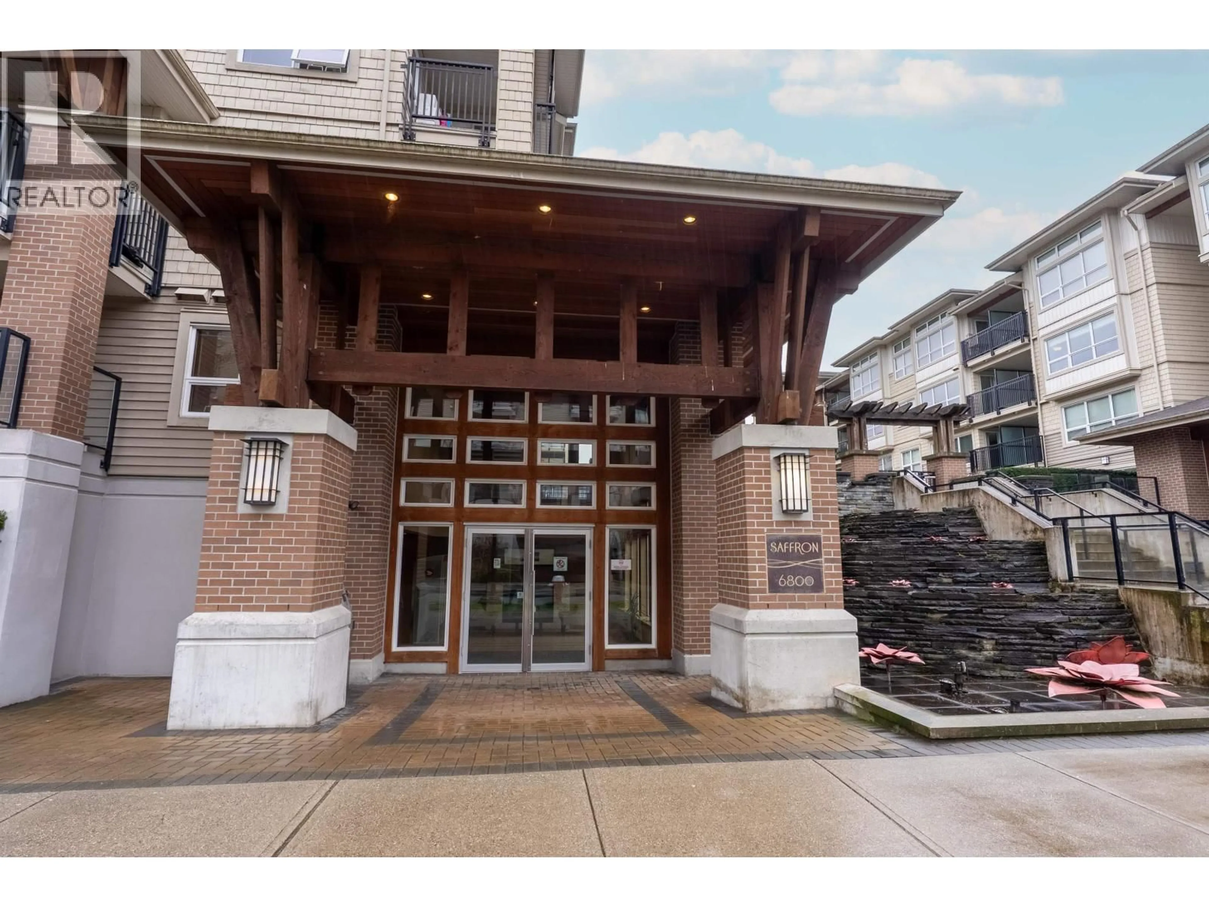 Indoor foyer for 102 - 6800 ECKERSLEY ROAD, Richmond British Columbia V6Y0E7