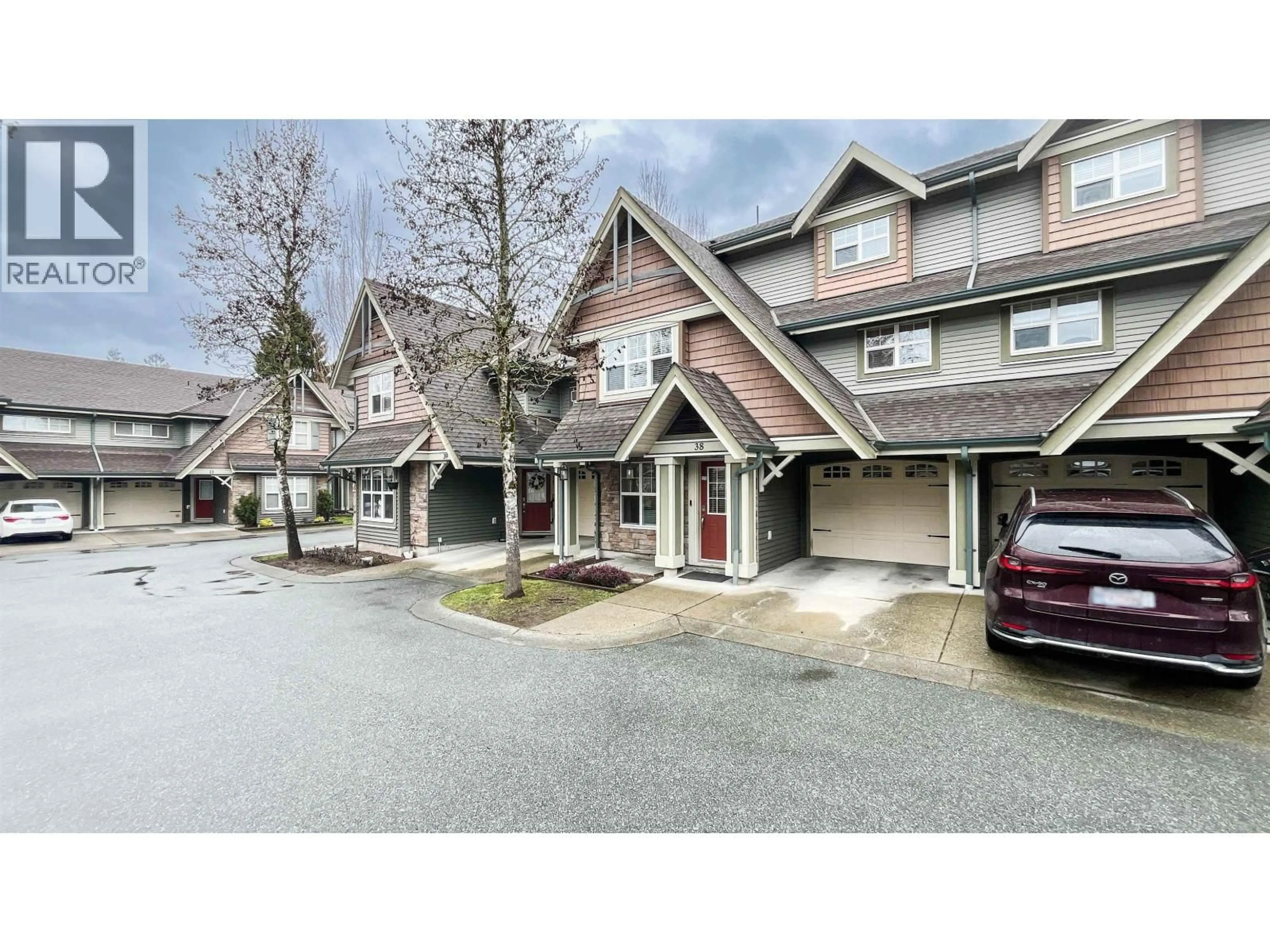 A pic from outside/outdoor area/front of a property/back of a property/a pic from drone, street for 38 - 22977 116 AVENUE, Maple Ridge British Columbia V2X9A8