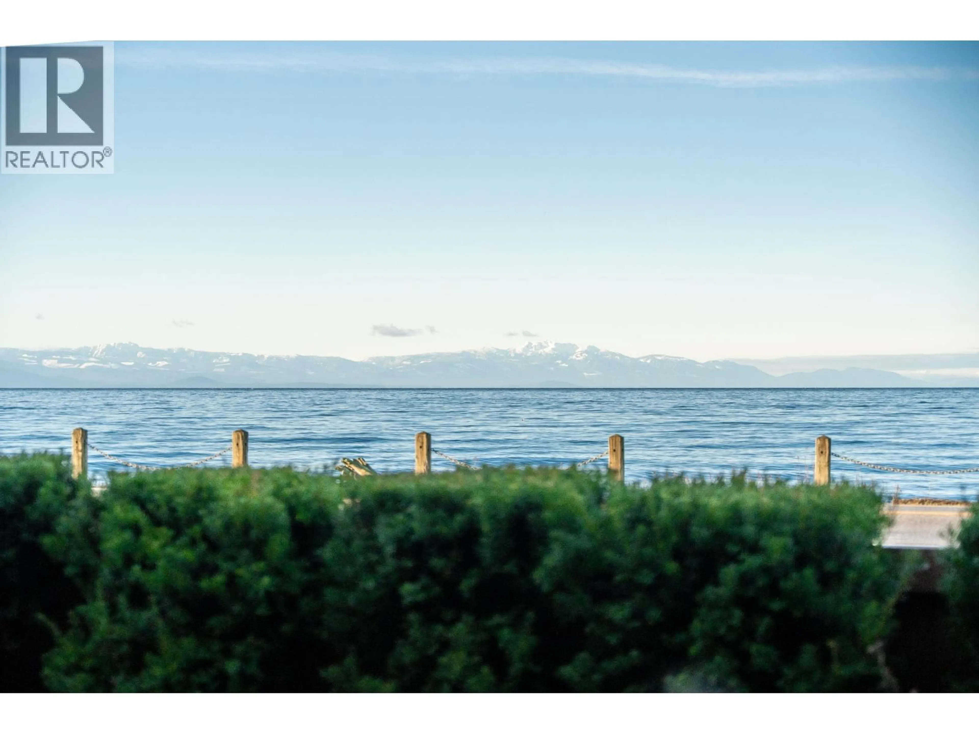 Blurry image for 105 - 5160 DAVIS BAY ROAD, Sechelt British Columbia V7Z0H3