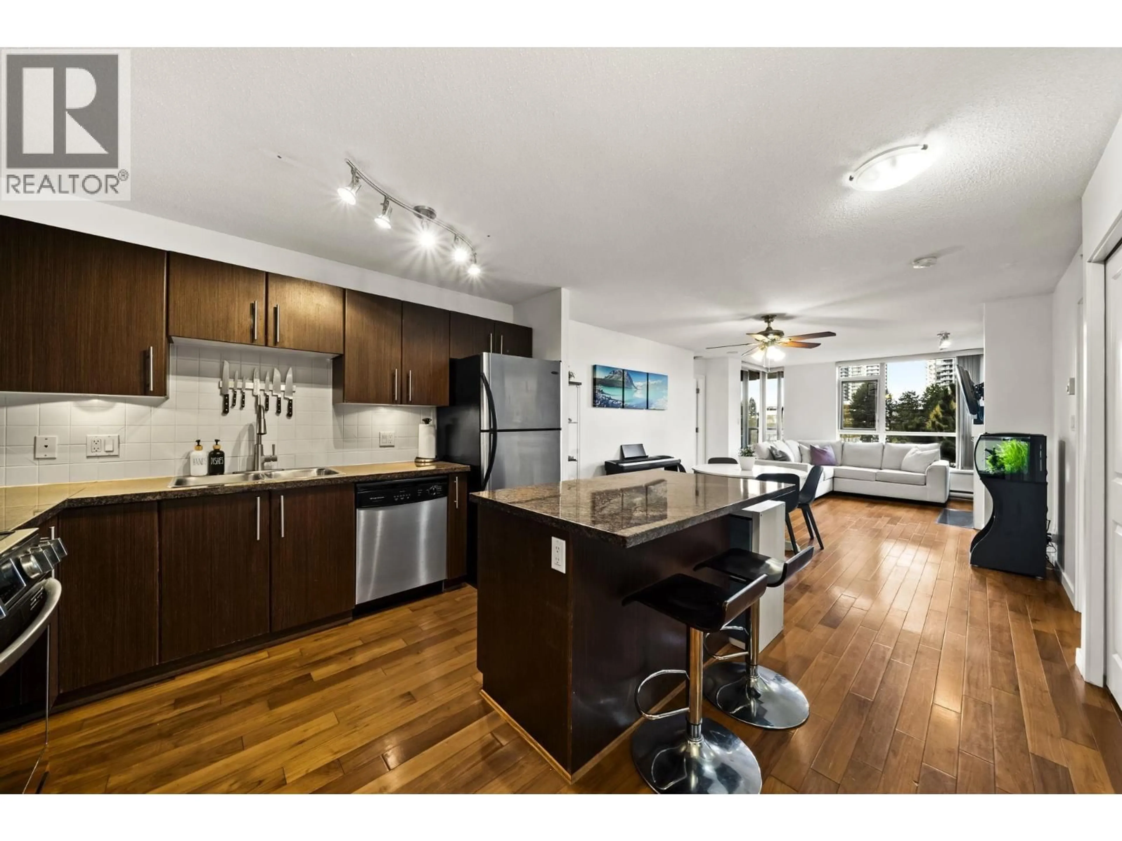 Open concept kitchen, wood/laminate floor for 503 - 2088 MADISON AVENUE, Burnaby British Columbia V5C6T5