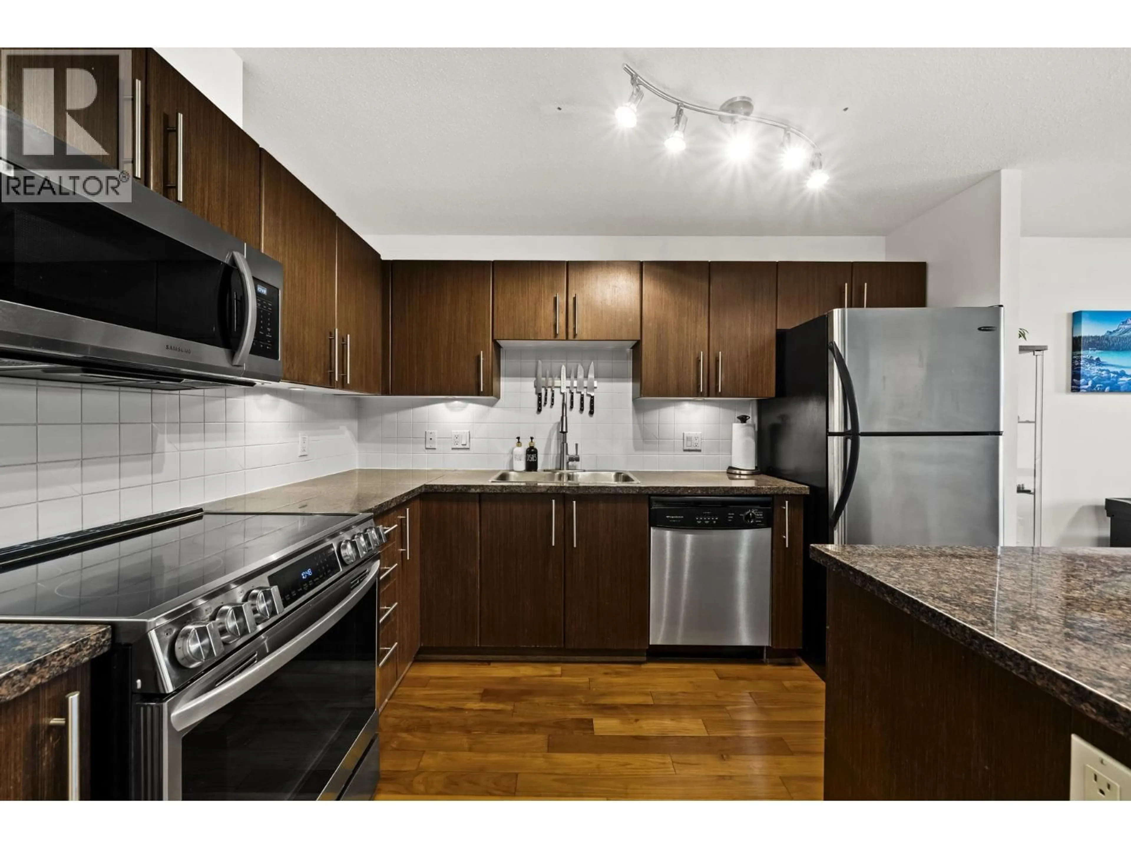 Standard kitchen, wood/laminate floor for 503 - 2088 MADISON AVENUE, Burnaby British Columbia V5C6T5
