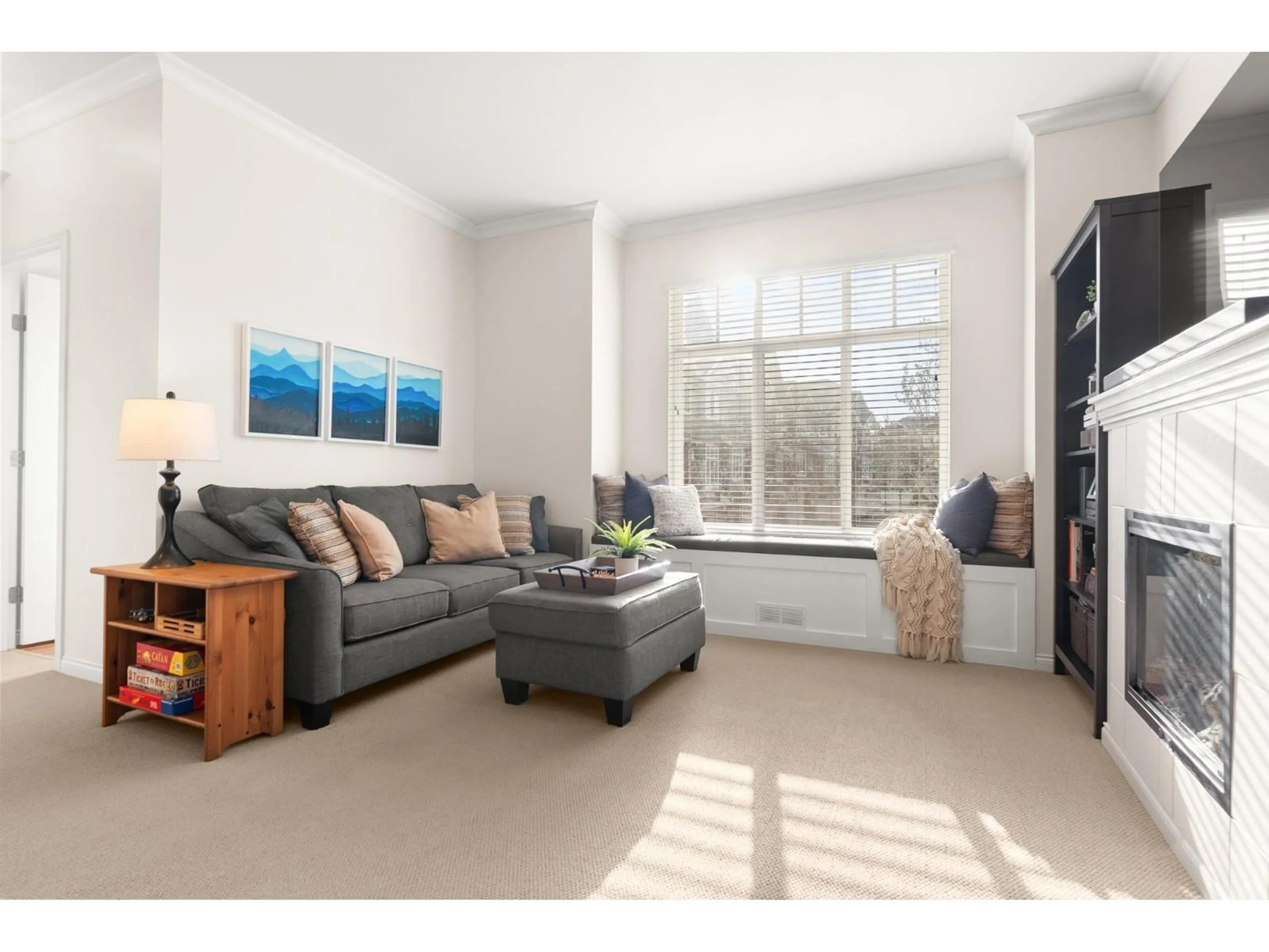 Living room with furniture, unknown for 66 - 19455 65 AVENUE, Surrey British Columbia V4N0Z1