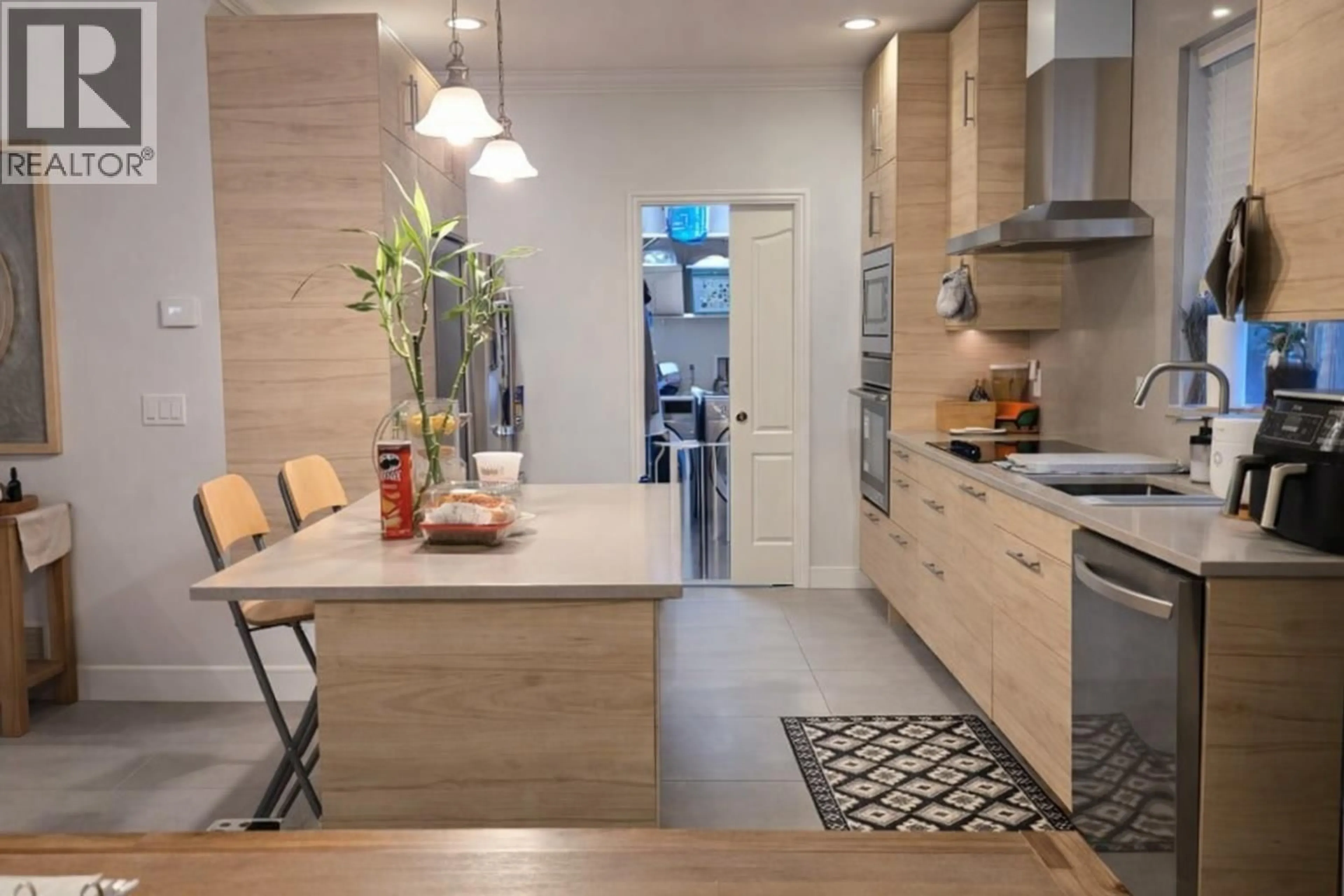 Contemporary kitchen, ceramic/tile floor for 11480 228TH STREET, Maple Ridge British Columbia V2X3P3