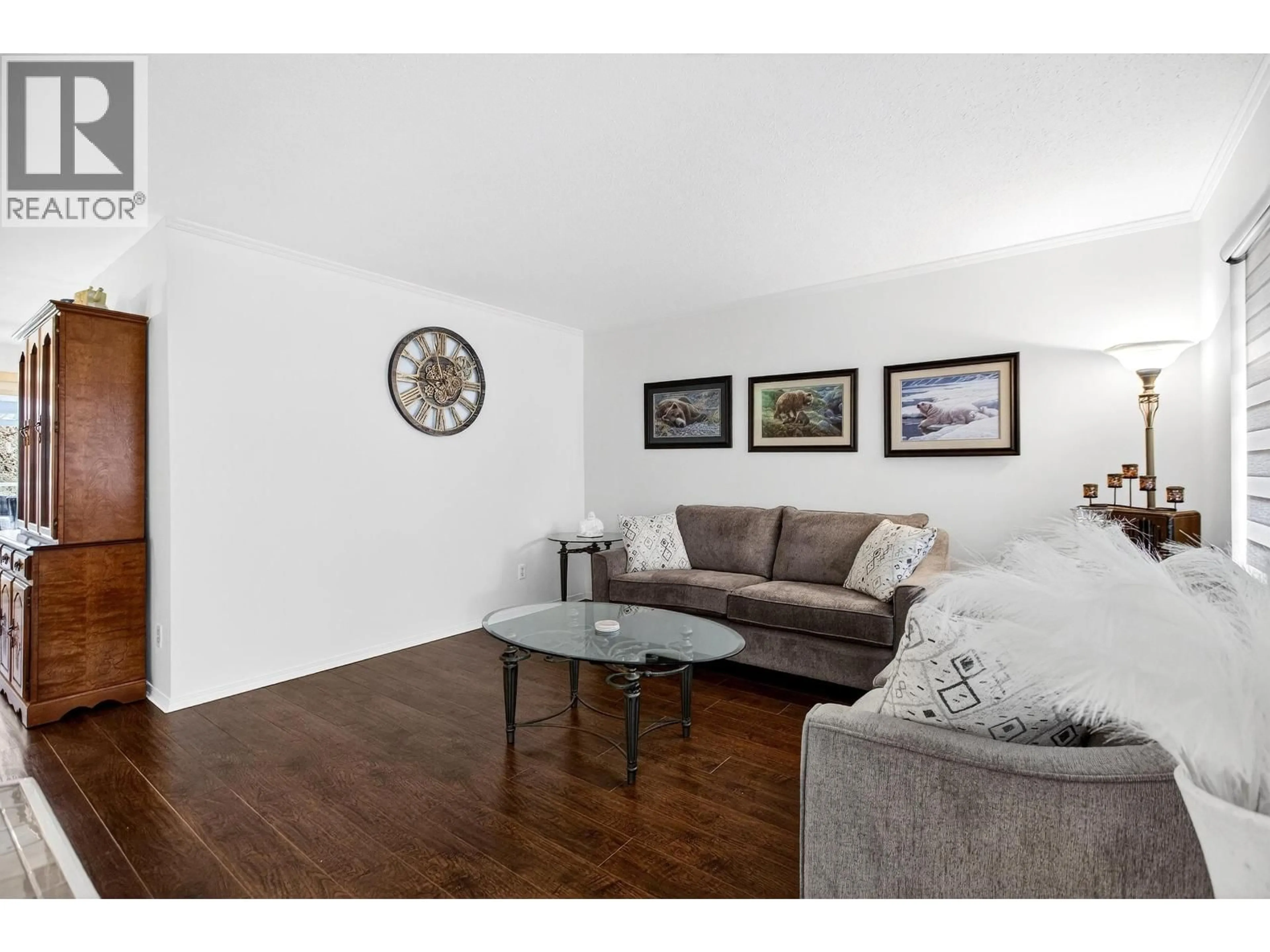 Living room with furniture, wood/laminate floor for 22700 BALABANIAN CIRCLE, Maple Ridge British Columbia V2X9C3