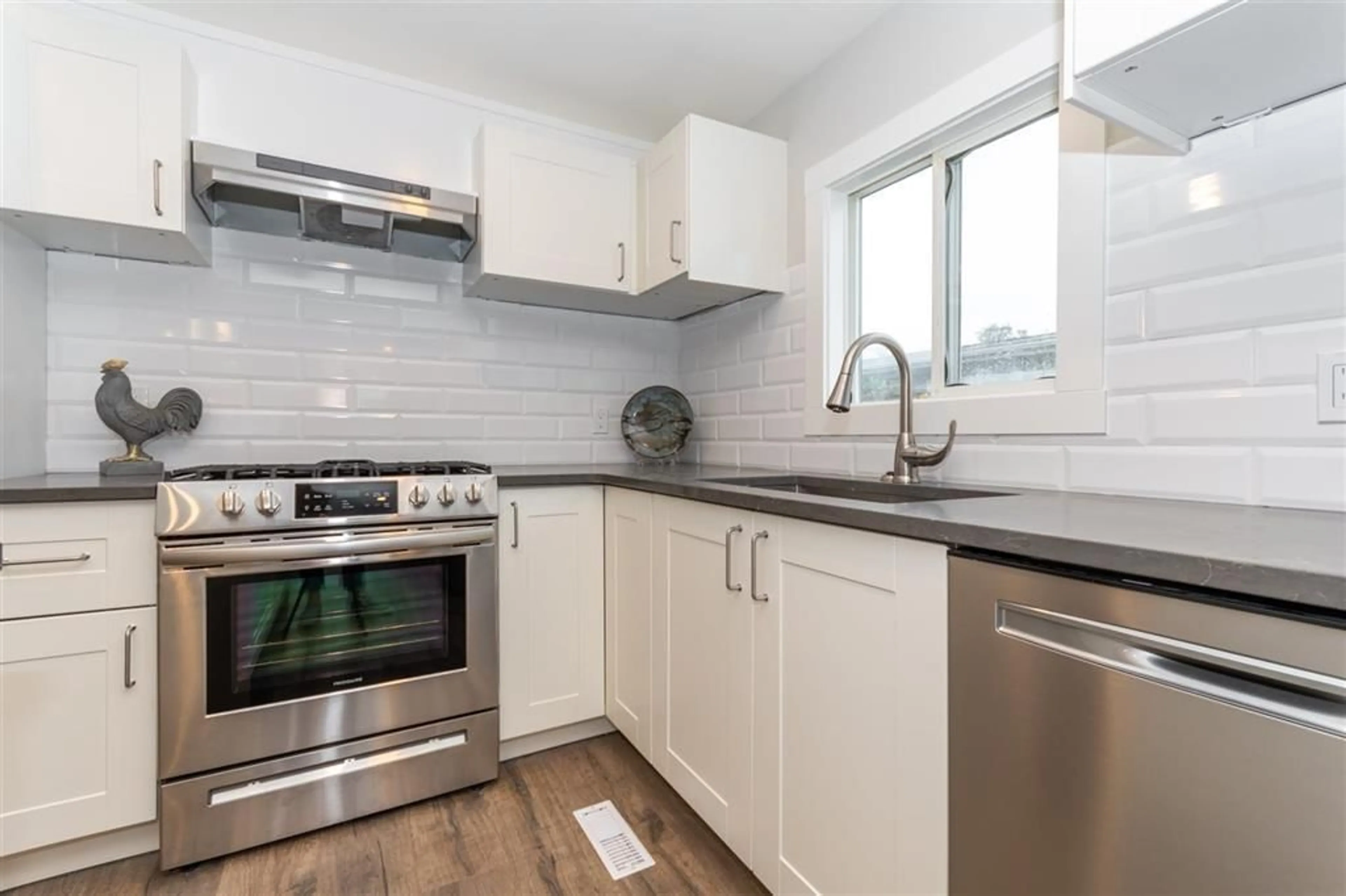 Standard kitchen, unknown for 52 - 6338 VEDDER ROAD, Chilliwack British Columbia V2R3R3