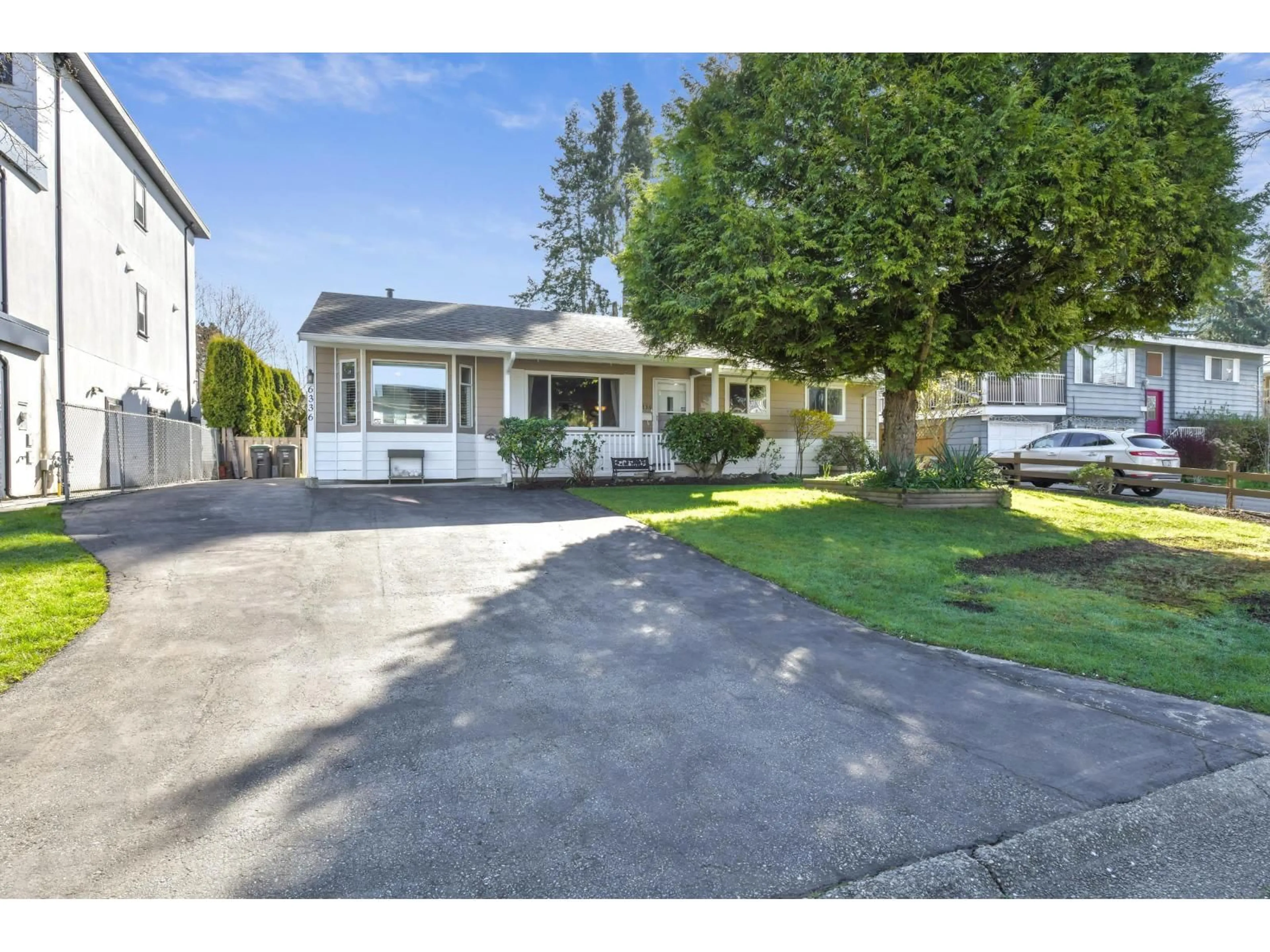 A pic from outside/outdoor area/front of a property/back of a property/a pic from drone, street for 6336 CHARBRAY PLACE, Surrey British Columbia V3S5H6