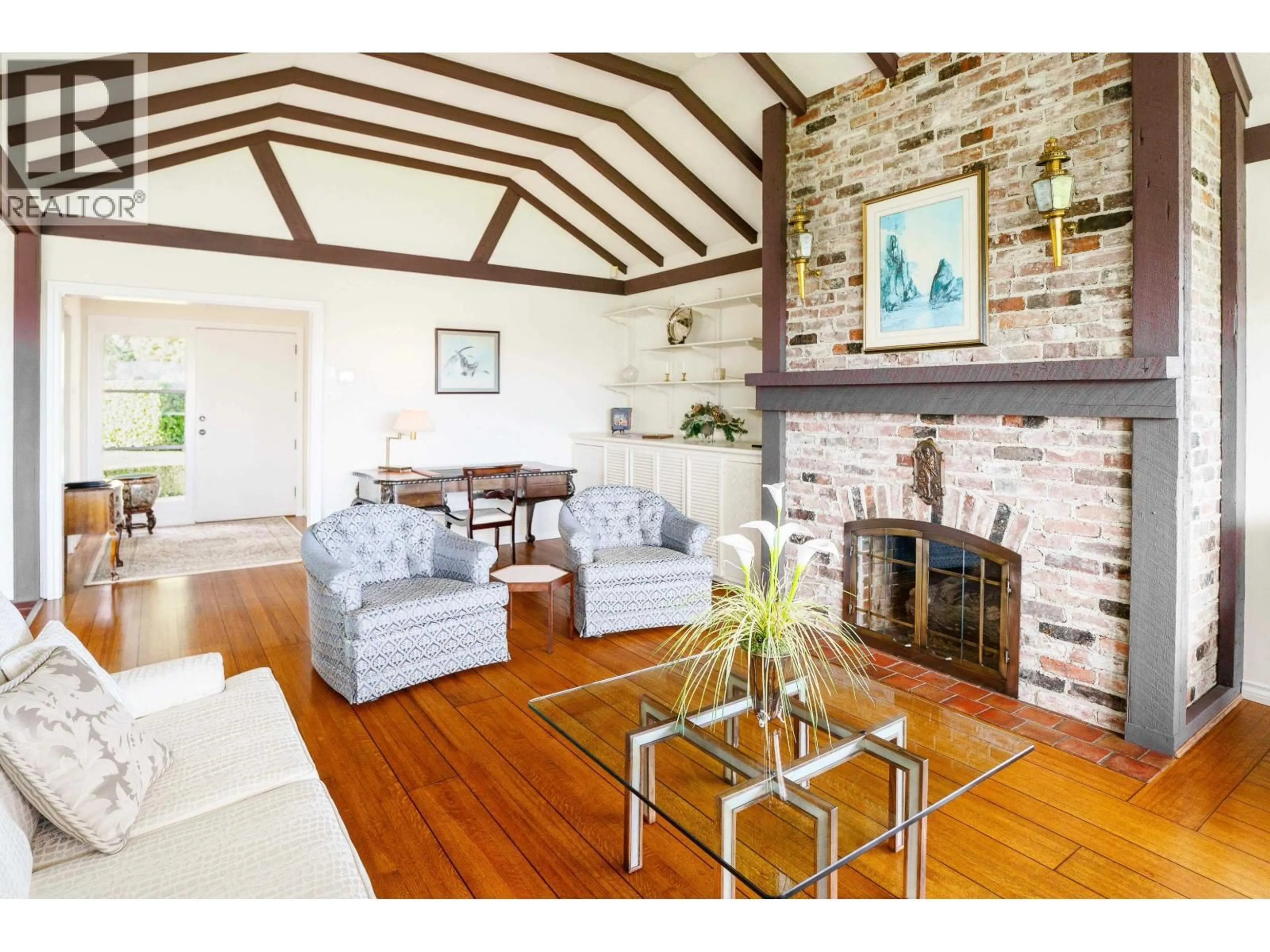 Living room with furniture, wood/laminate floor for 11446 RIVER WYND STREET, Maple Ridge British Columbia V2X4Y1