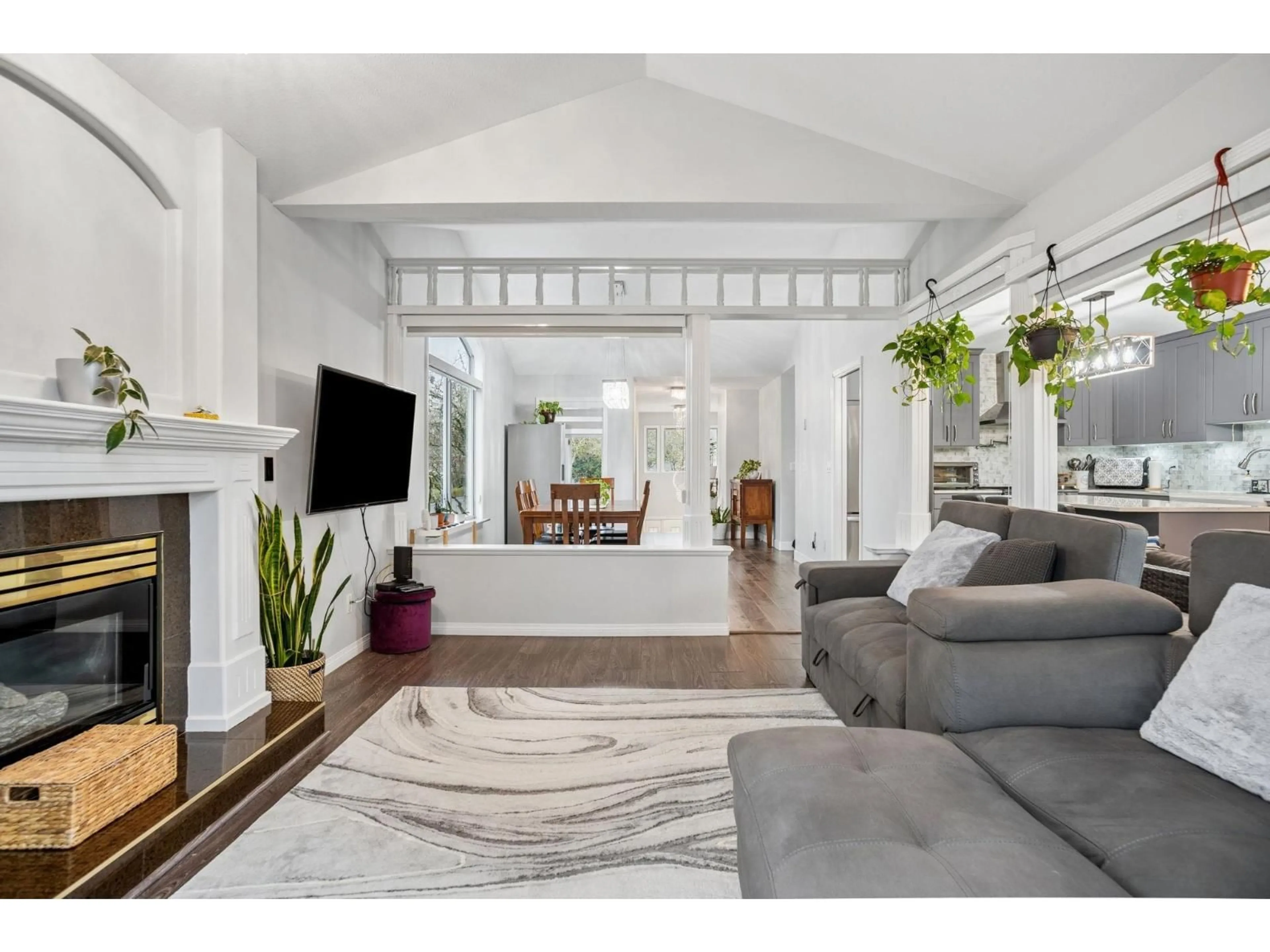 Living room with furniture, unknown for 2 - 4740 221 STREET, Langley British Columbia V2Z1L8