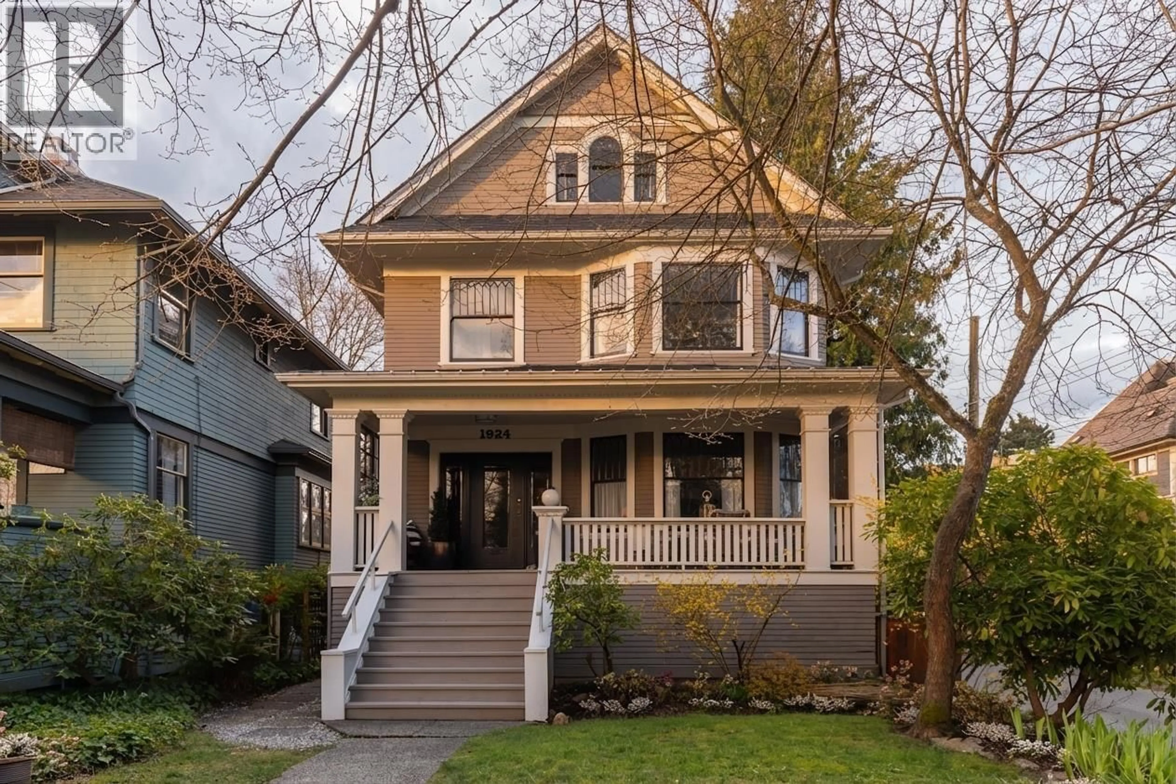 Home with vinyl exterior material, street for 1924 PARKER STREET, Vancouver British Columbia V5L2L3