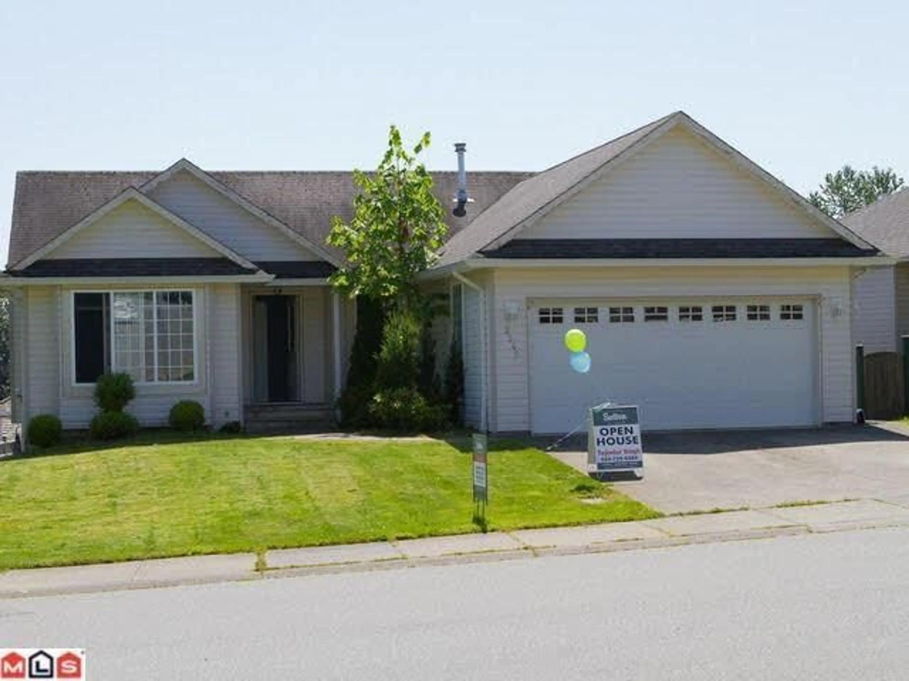 Home with vinyl exterior material, street for 3345 SISKIN DRIVE, Abbotsford British Columbia V2T6T4