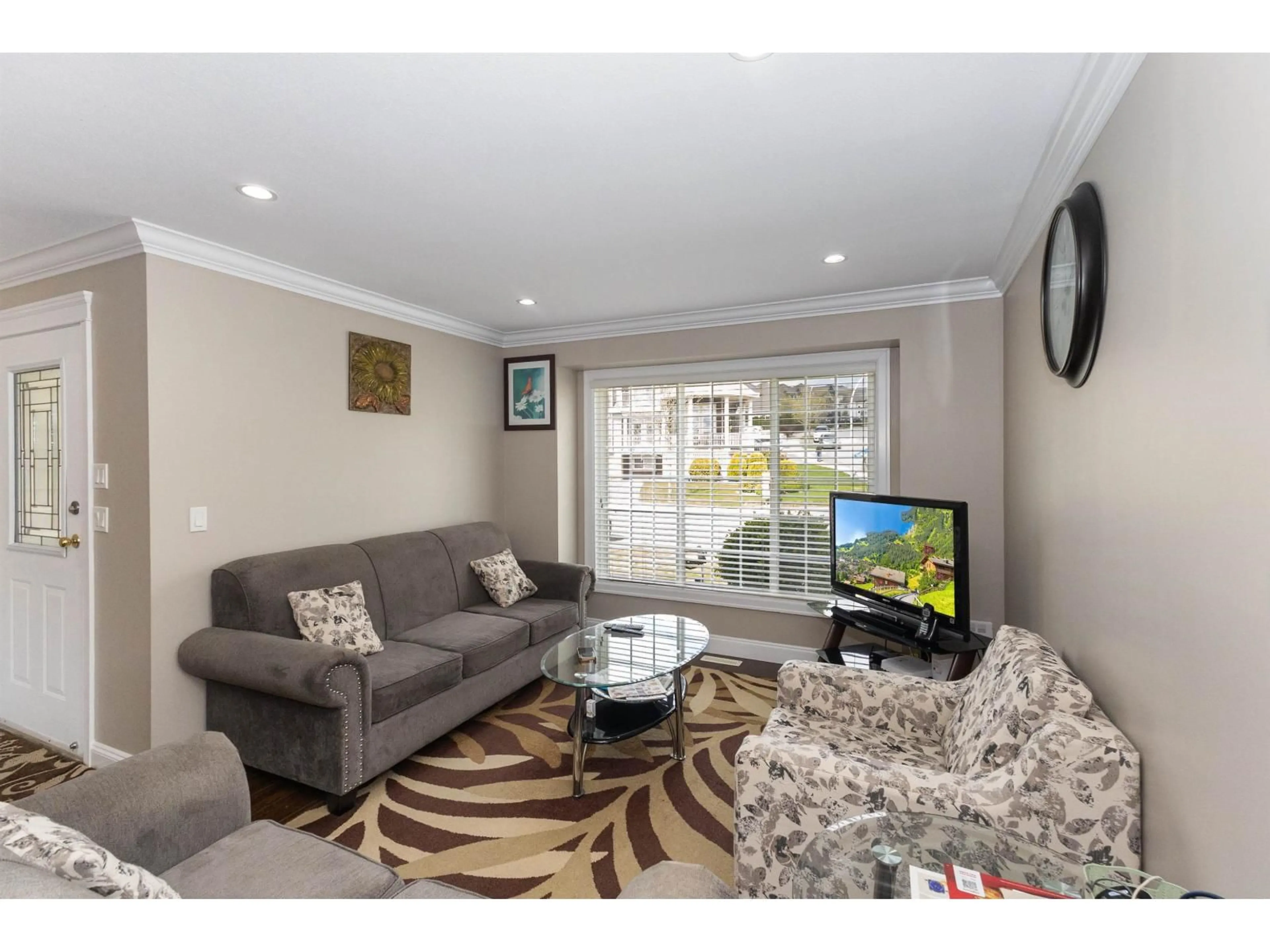 Living room with furniture, unknown for 3345 SISKIN DRIVE, Abbotsford British Columbia V2T6T4