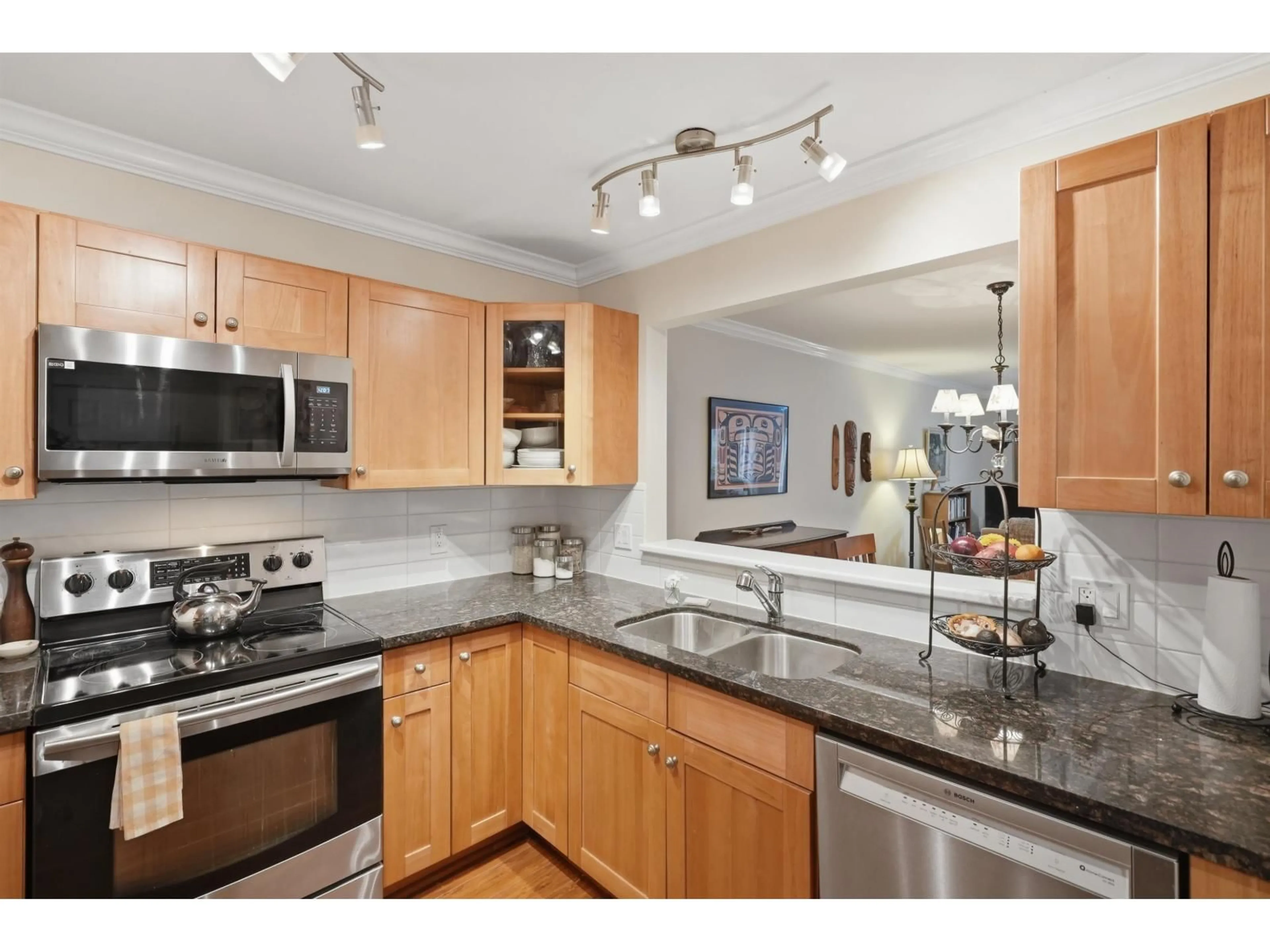 Standard kitchen, unknown for 109 - 15270 17 AVENUE, Surrey British Columbia V4A1T9