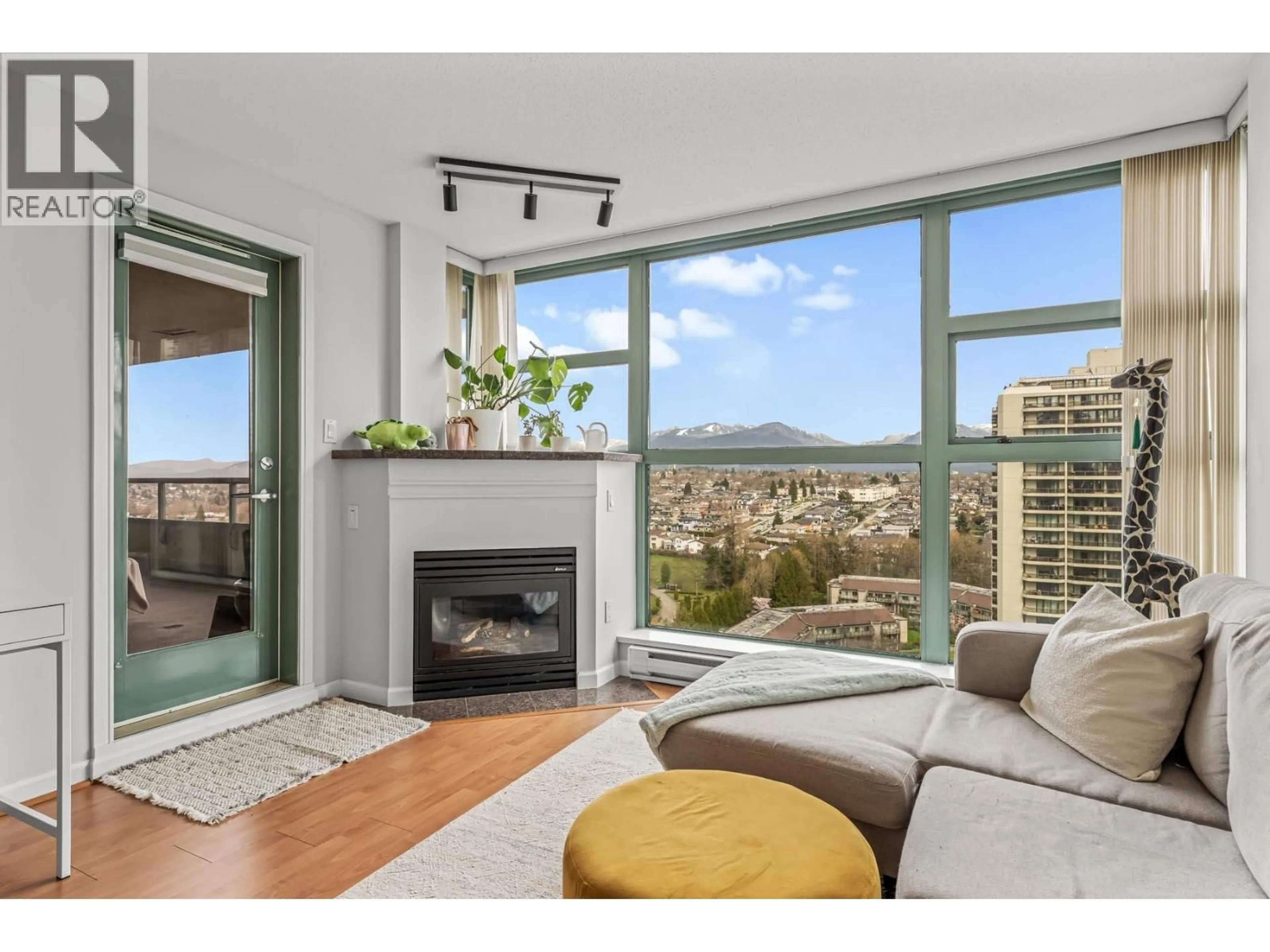 Living room with furniture, unknown for 2105 - 4398 BUCHANAN STREET, Burnaby British Columbia V5C6R7