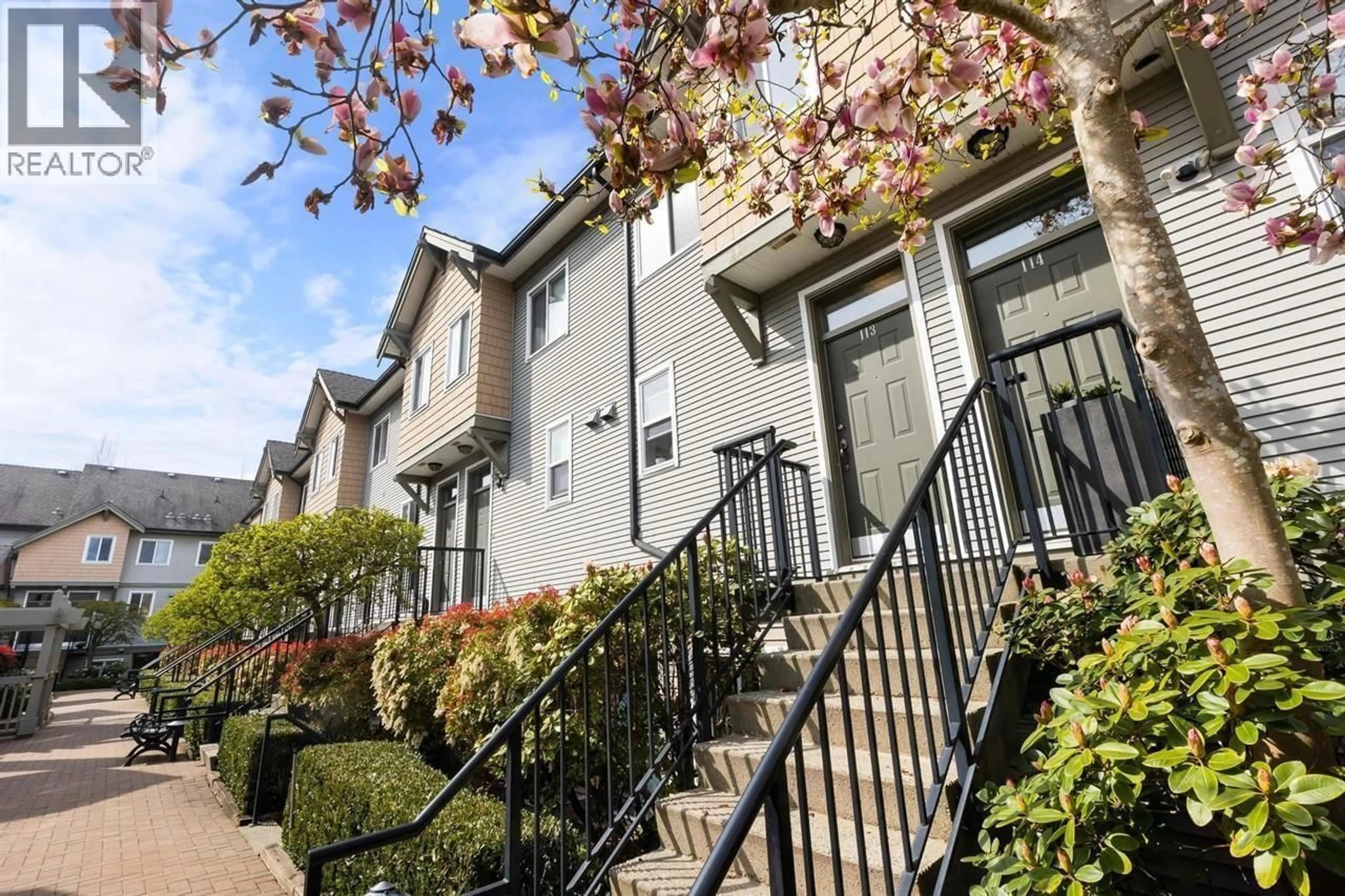 Patio, street for 113 - 4238 ALBERT STREET, Burnaby British Columbia V5C6T1