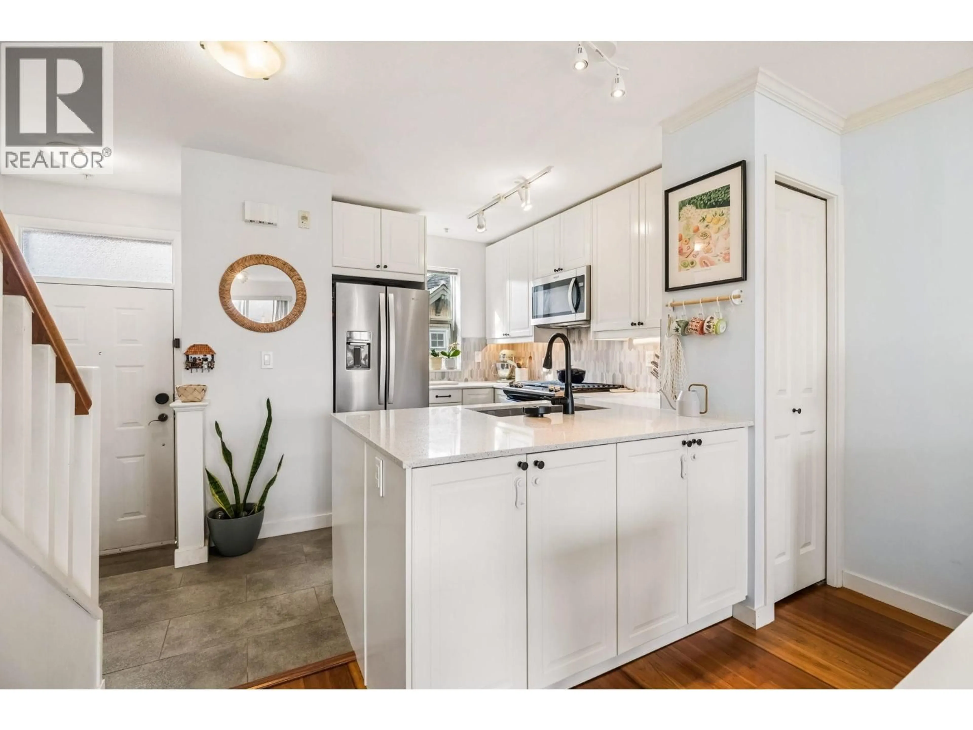 Open concept kitchen, unknown for 113 - 4238 ALBERT STREET, Burnaby British Columbia V5C6T1