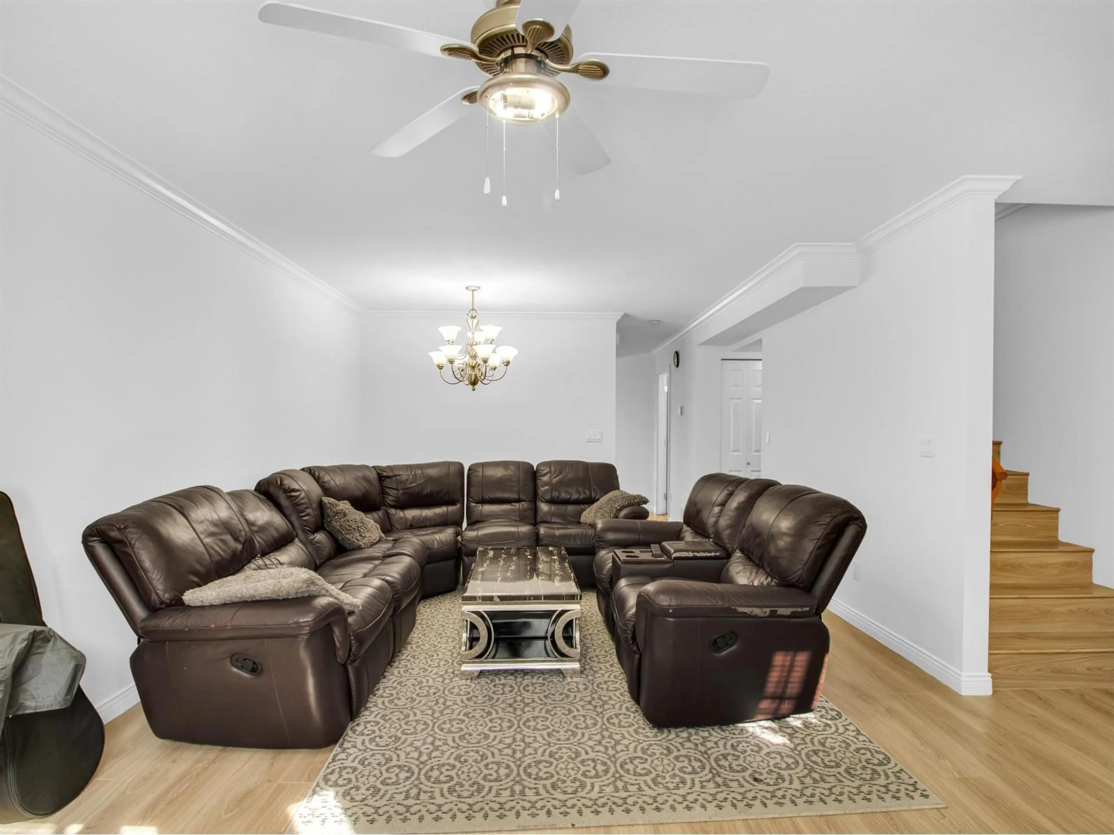 Living room with furniture, unknown for 2 - 13909 102 AVENUE, Surrey British Columbia V3T5X8