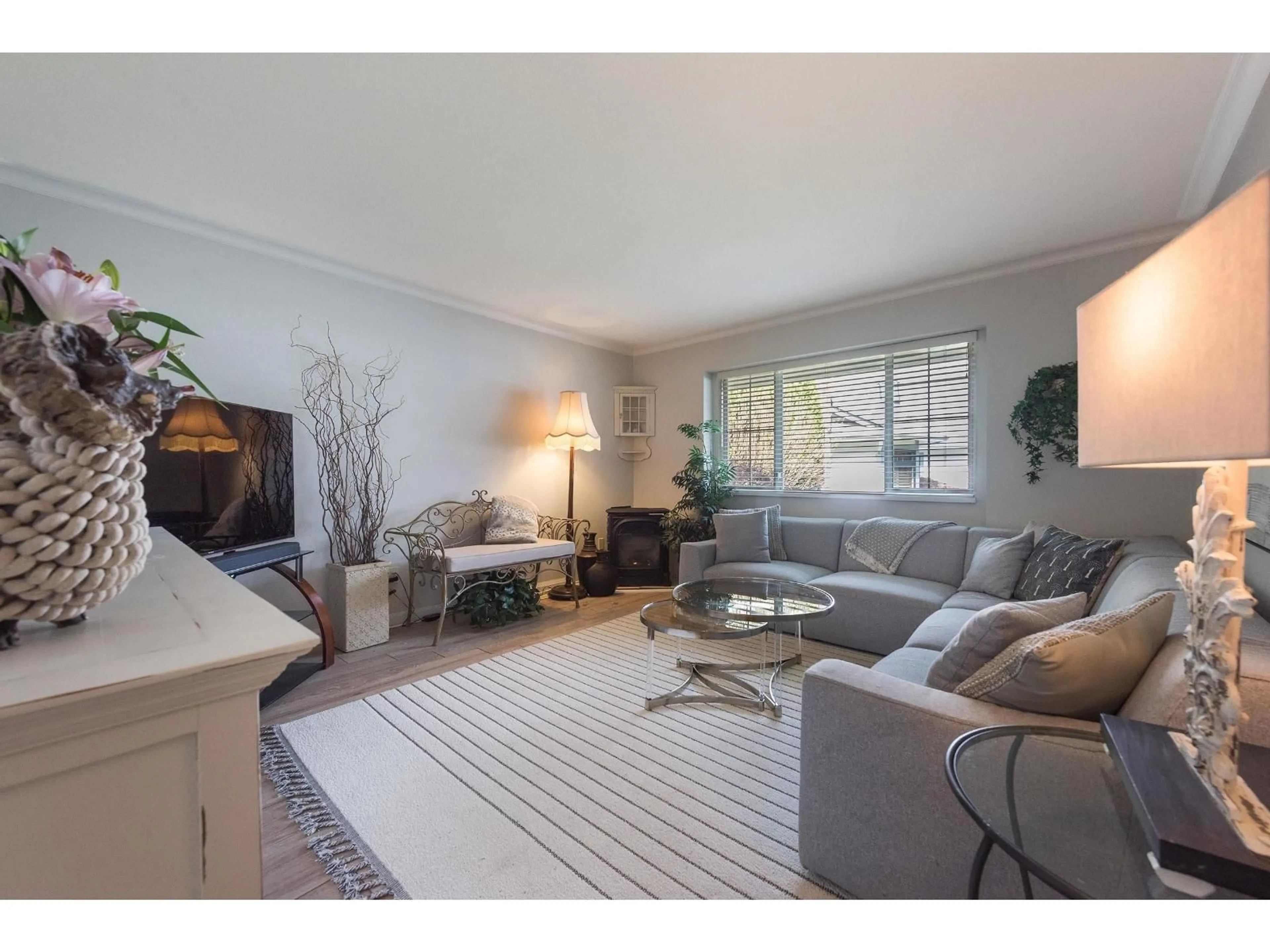 Living room with furniture, unknown for 5257 197 STREET, Langley British Columbia V3A7X8