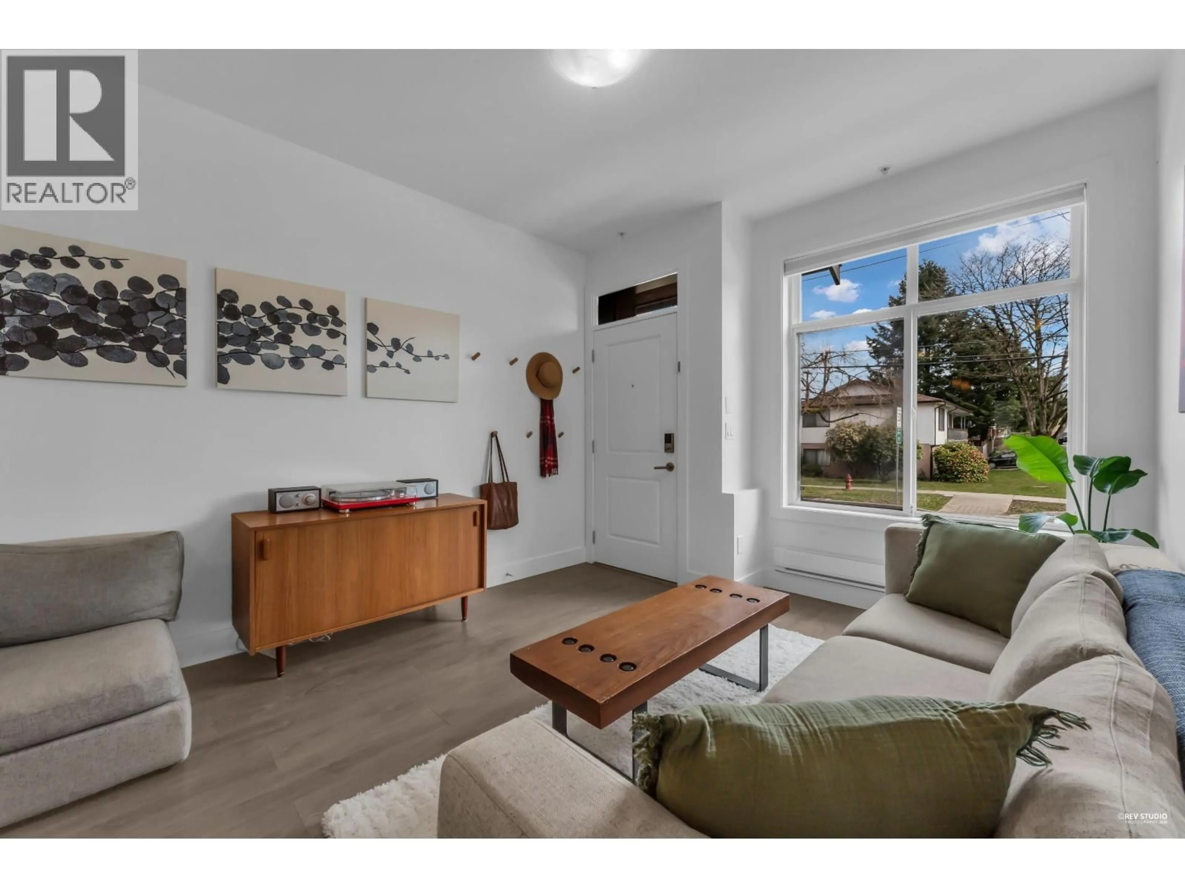 Living room with furniture, unknown for 5795 WALES STREET, Vancouver British Columbia V5R0E6