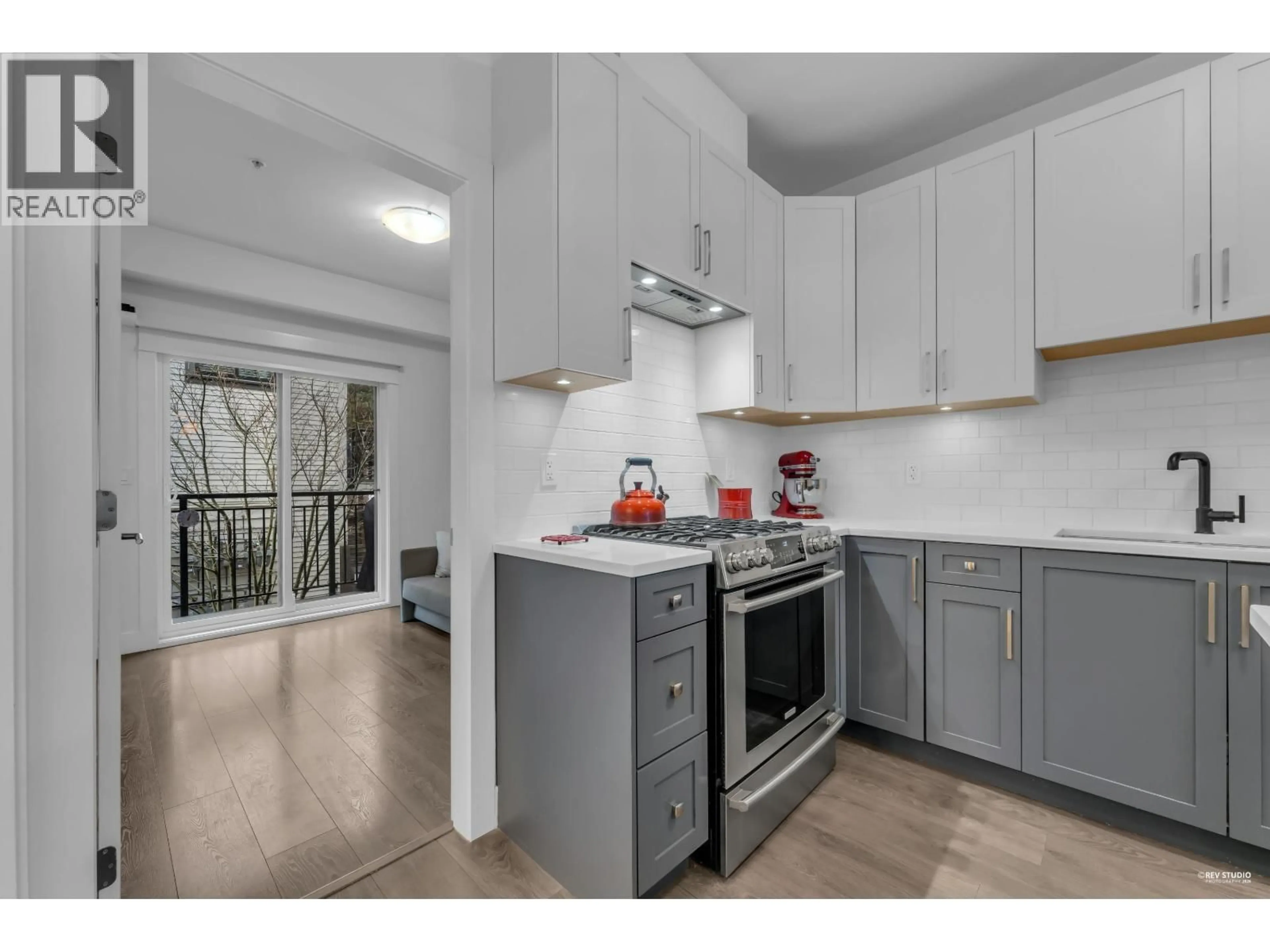 Standard kitchen, unknown for 5795 WALES STREET, Vancouver British Columbia V5R0E6