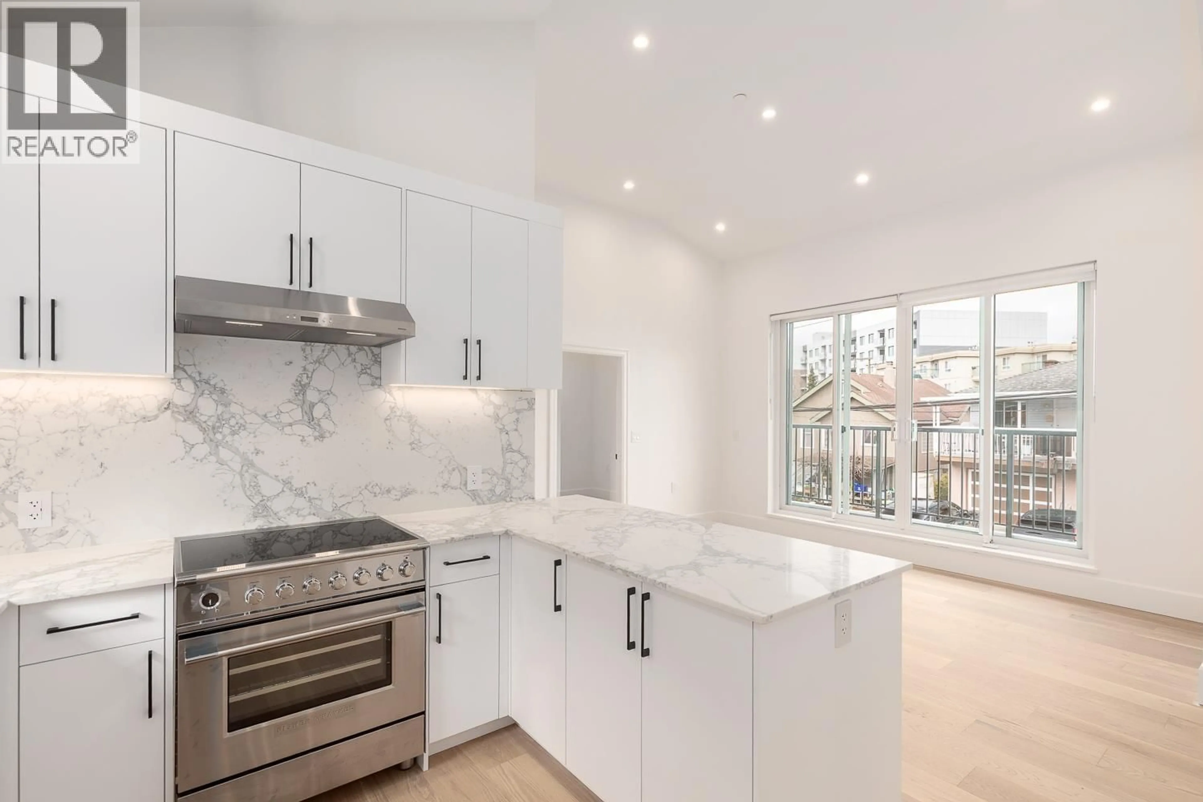 Open concept kitchen, ceramic/tile floor for 849 19TH AVENUE, Vancouver British Columbia V5V1K6