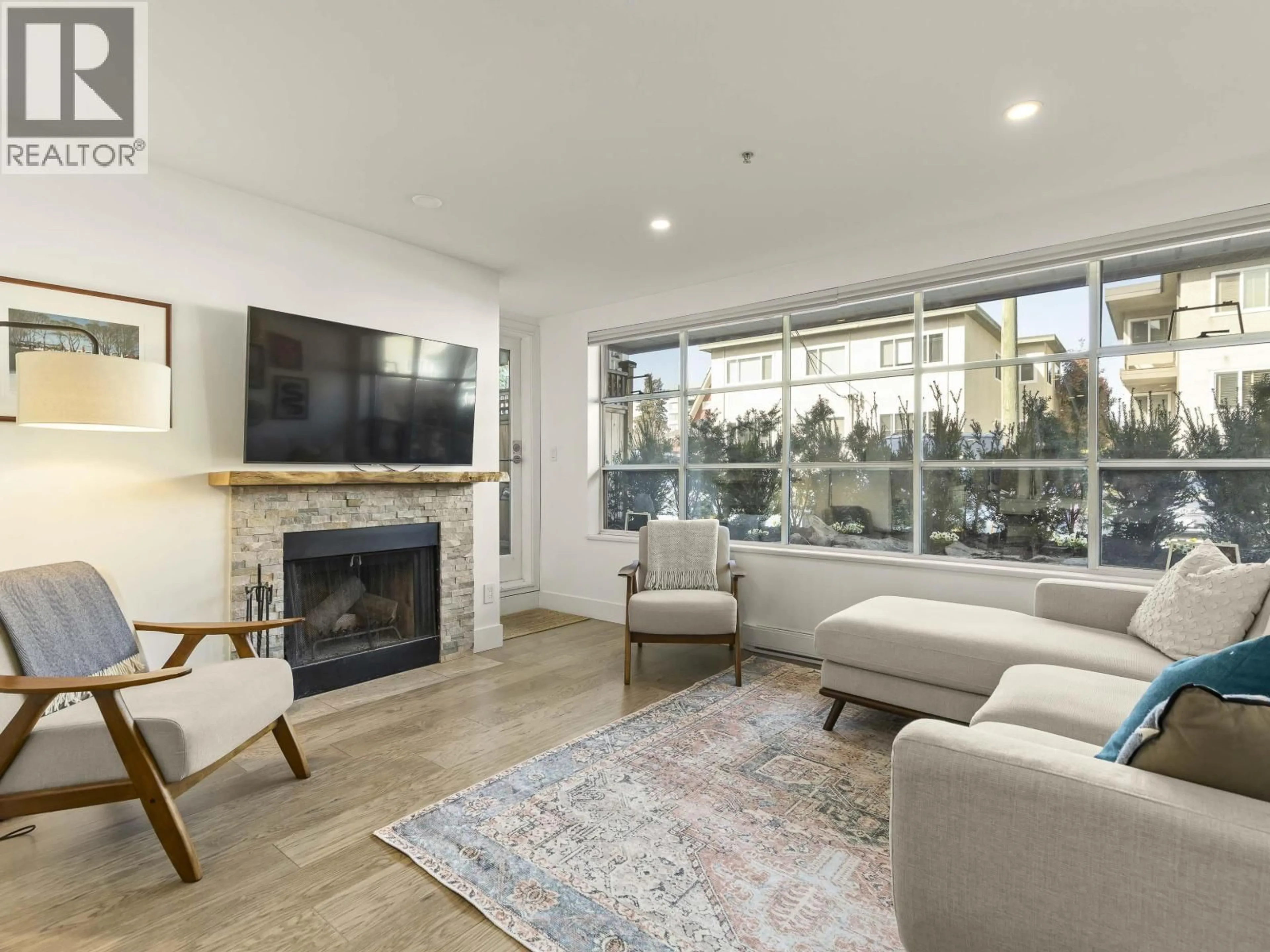 Living room with furniture, unknown for 102 - 2287 3RD AVENUE, Vancouver British Columbia V6K1L5