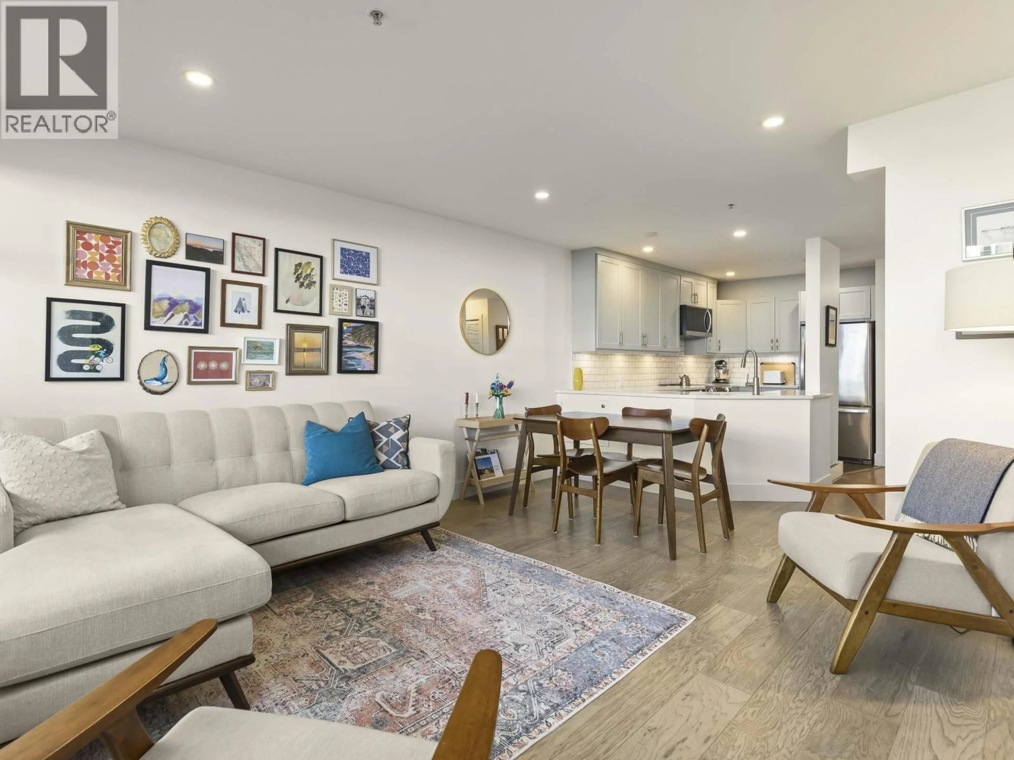 Living room with furniture, unknown for 102 - 2287 3RD AVENUE, Vancouver British Columbia V6K1L5