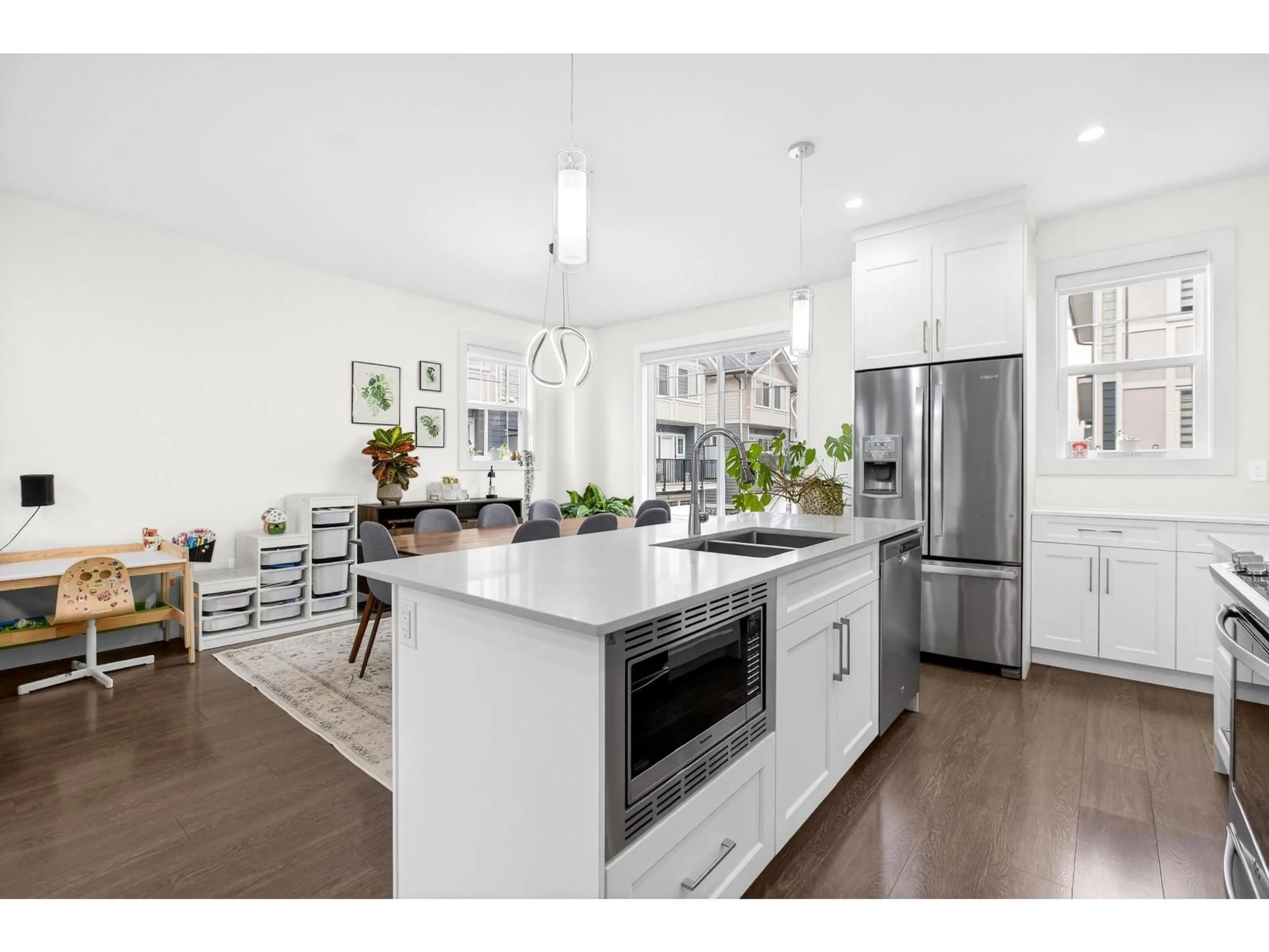 Open concept kitchen, unknown for 45 - 19501 74 AVENUE, Surrey British Columbia V4N6V7