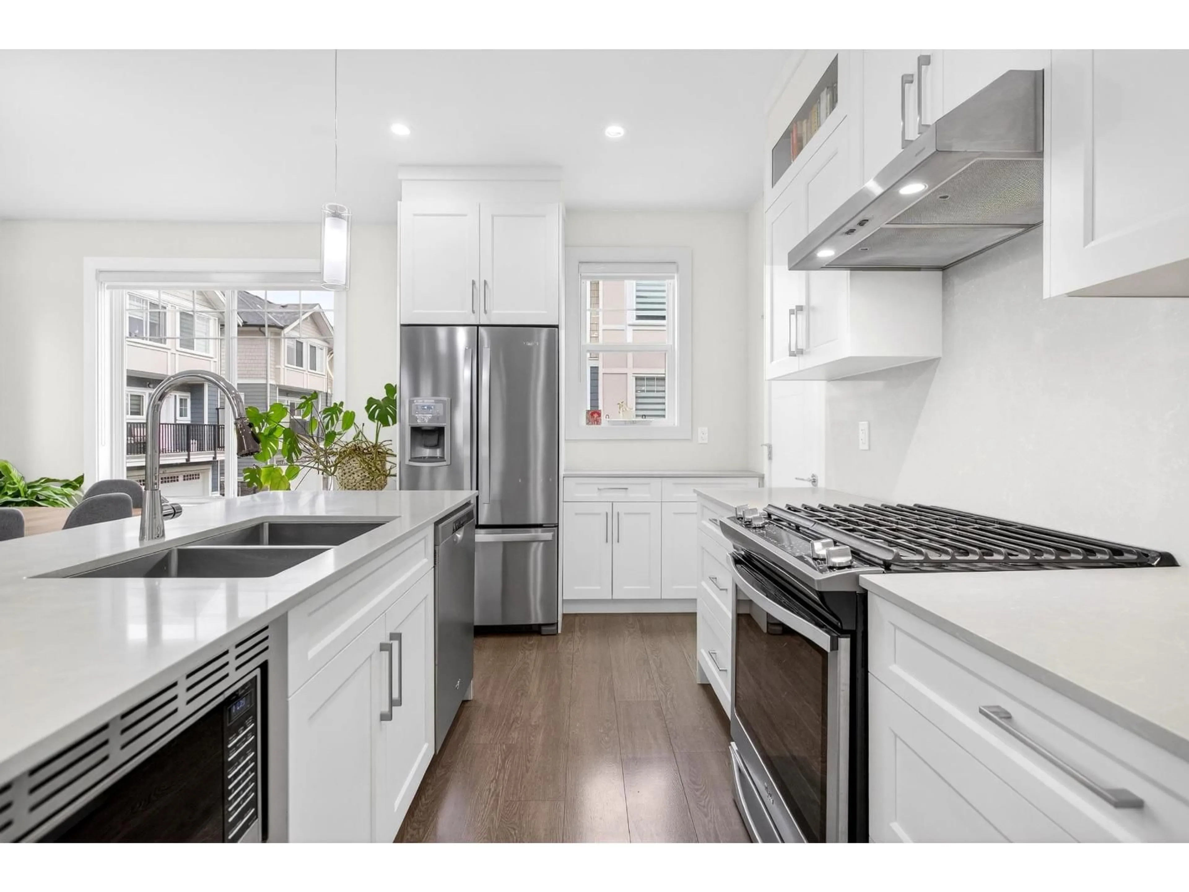 Open concept kitchen, unknown for 45 - 19501 74 AVENUE, Surrey British Columbia V4N6V7