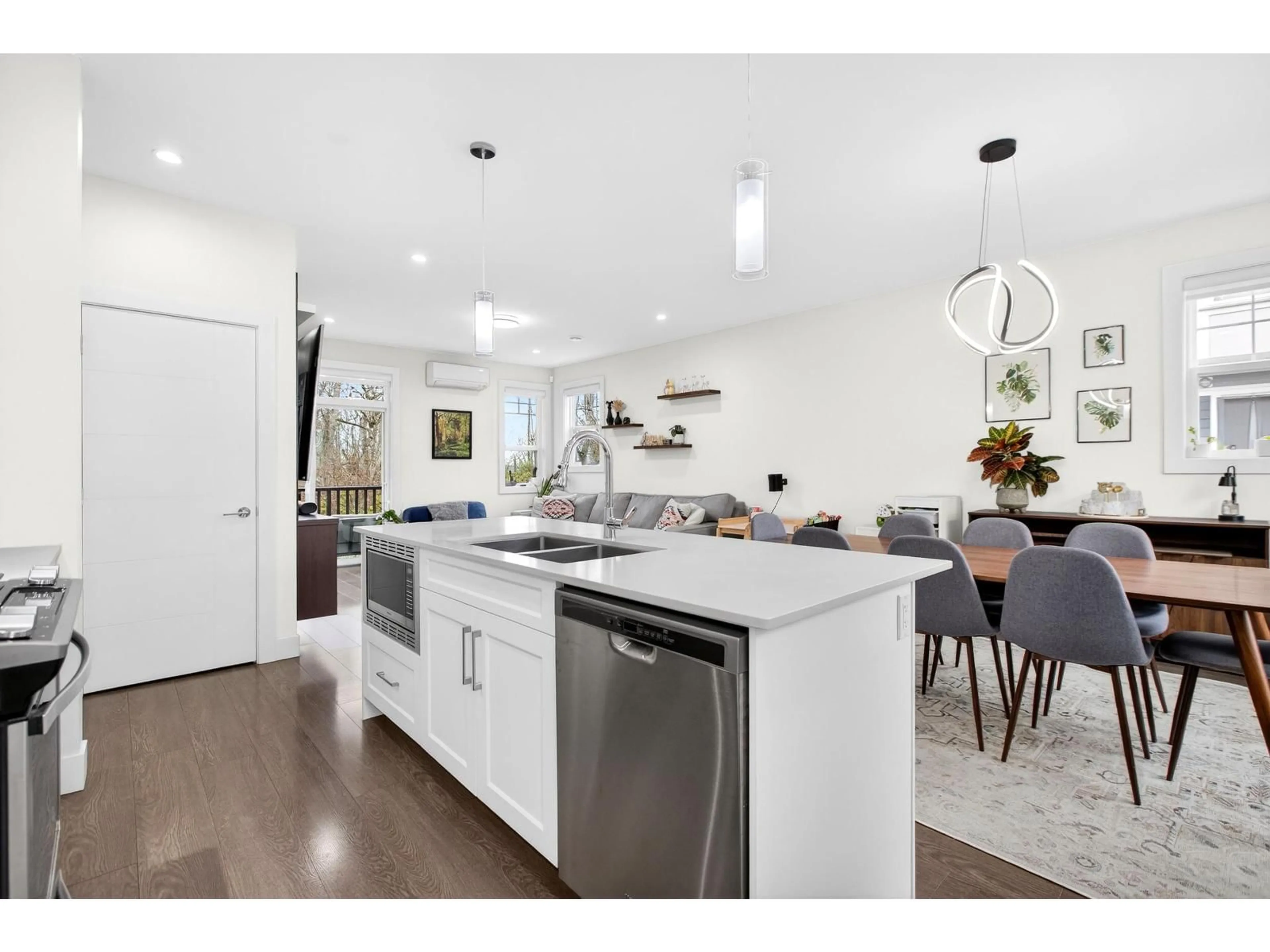 Open concept kitchen, unknown for 45 - 19501 74 AVENUE, Surrey British Columbia V4N6V7