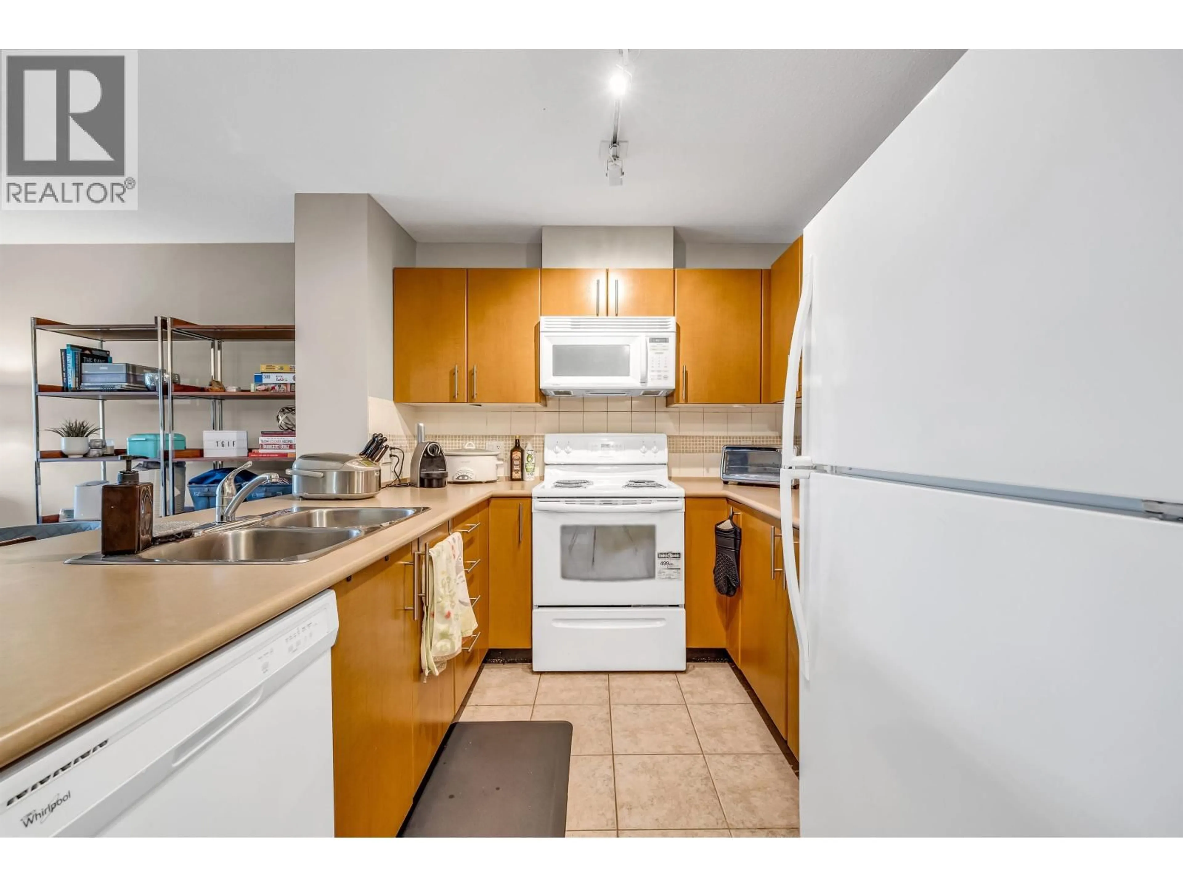 Standard kitchen, unknown for 403 - 7088 MONT ROYAL SQUARE, Vancouver British Columbia V5S4X7