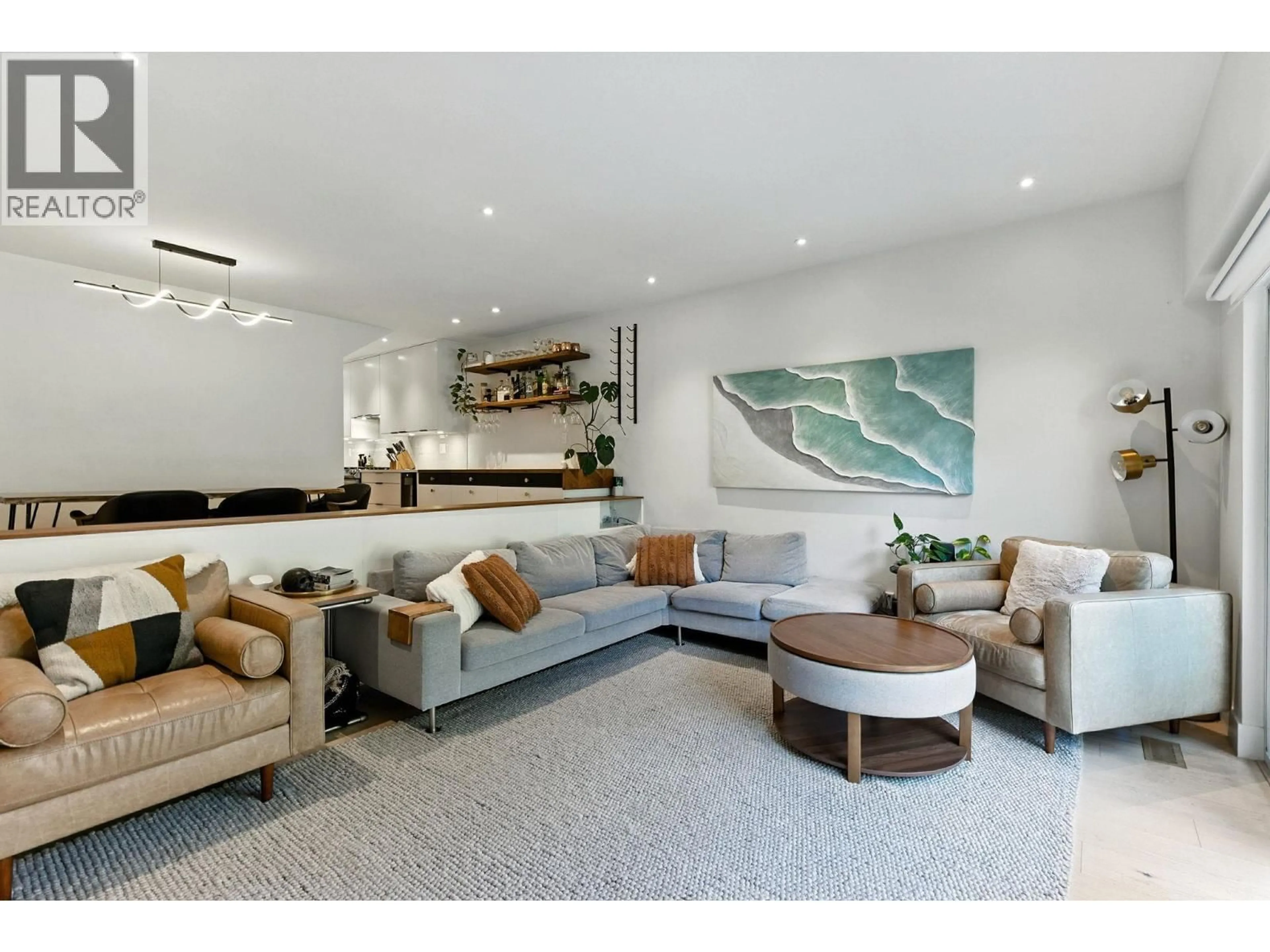 Living room with furniture, unknown for 137 - 3300 CAPILANO ROAD, North Vancouver British Columbia V7R4H8