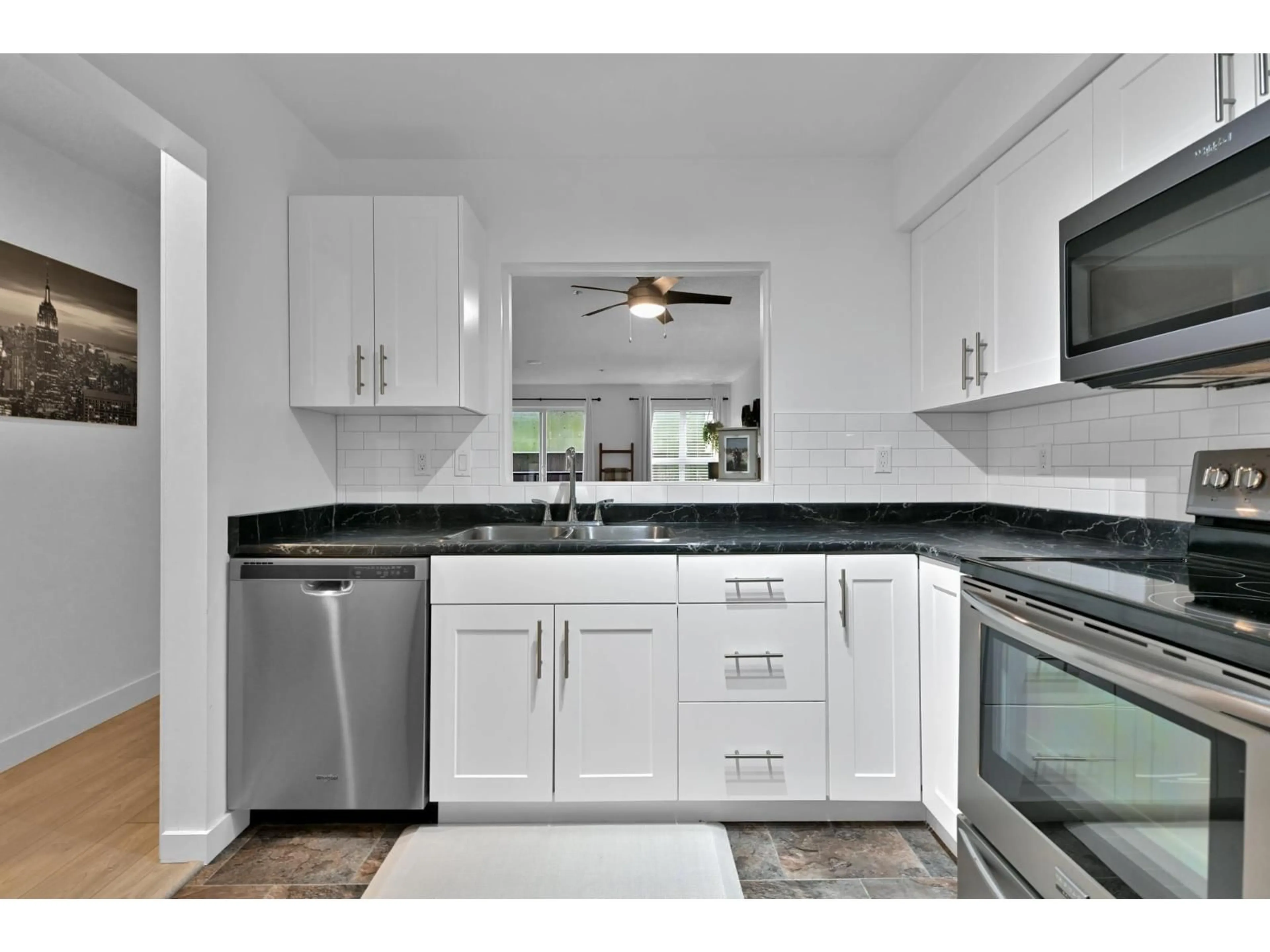 Standard kitchen, ceramic/tile floor for 203 - 33165 2 AVENUE, Mission British Columbia V2V6T8