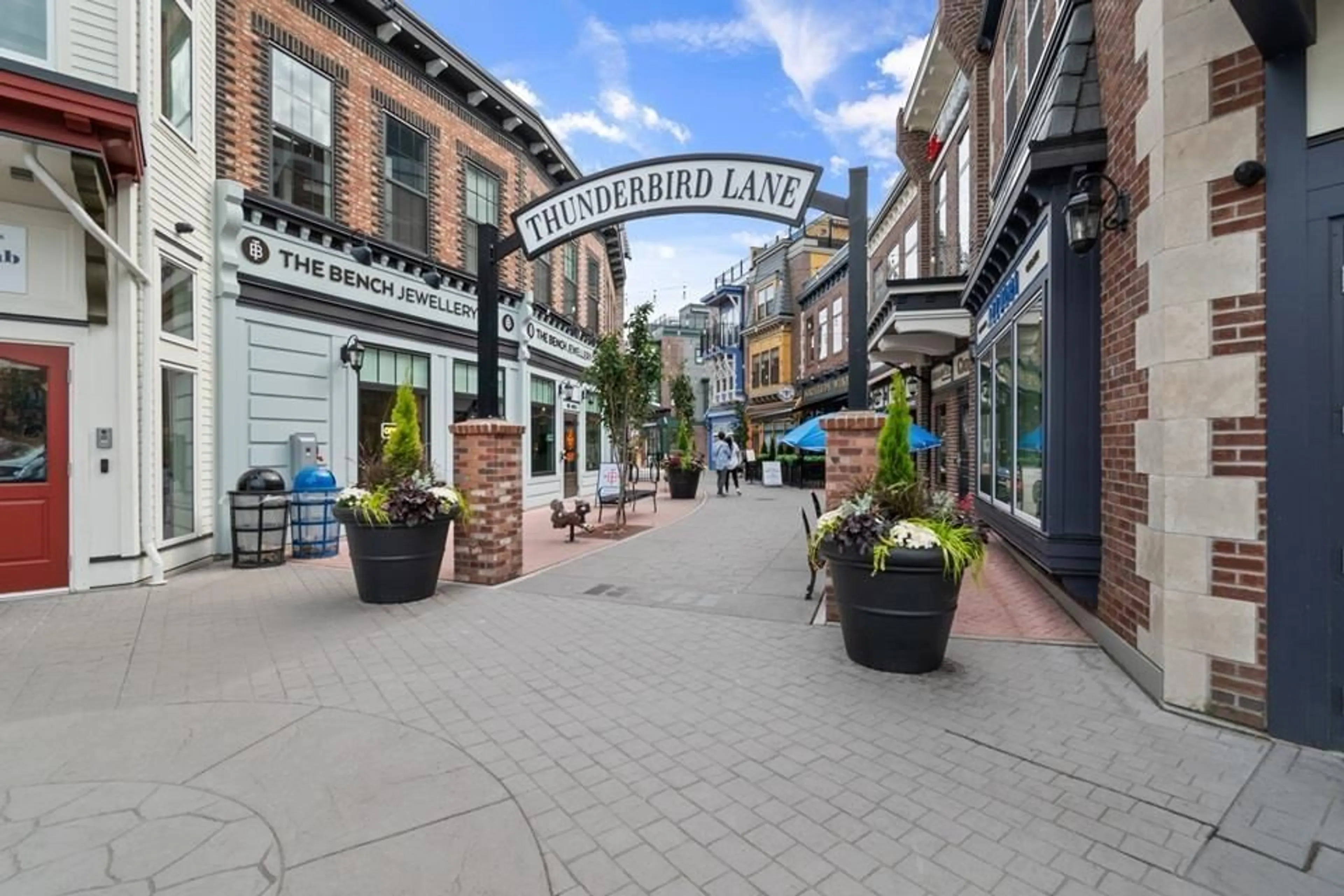 Patio, street for 46212 GORE AVENUE, Chilliwack British Columbia V2P2A1