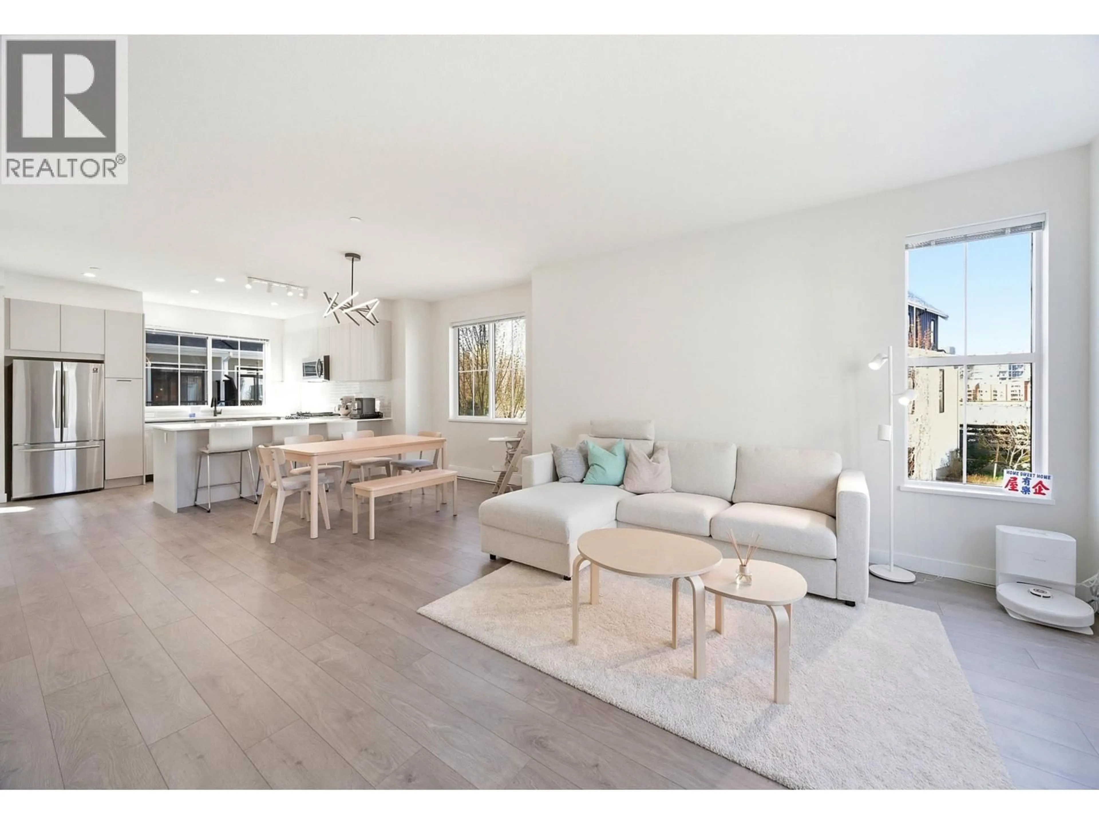 Living room with furniture, unknown for 94 - 488 FURNESS STREET, New Westminster British Columbia V3M0M1