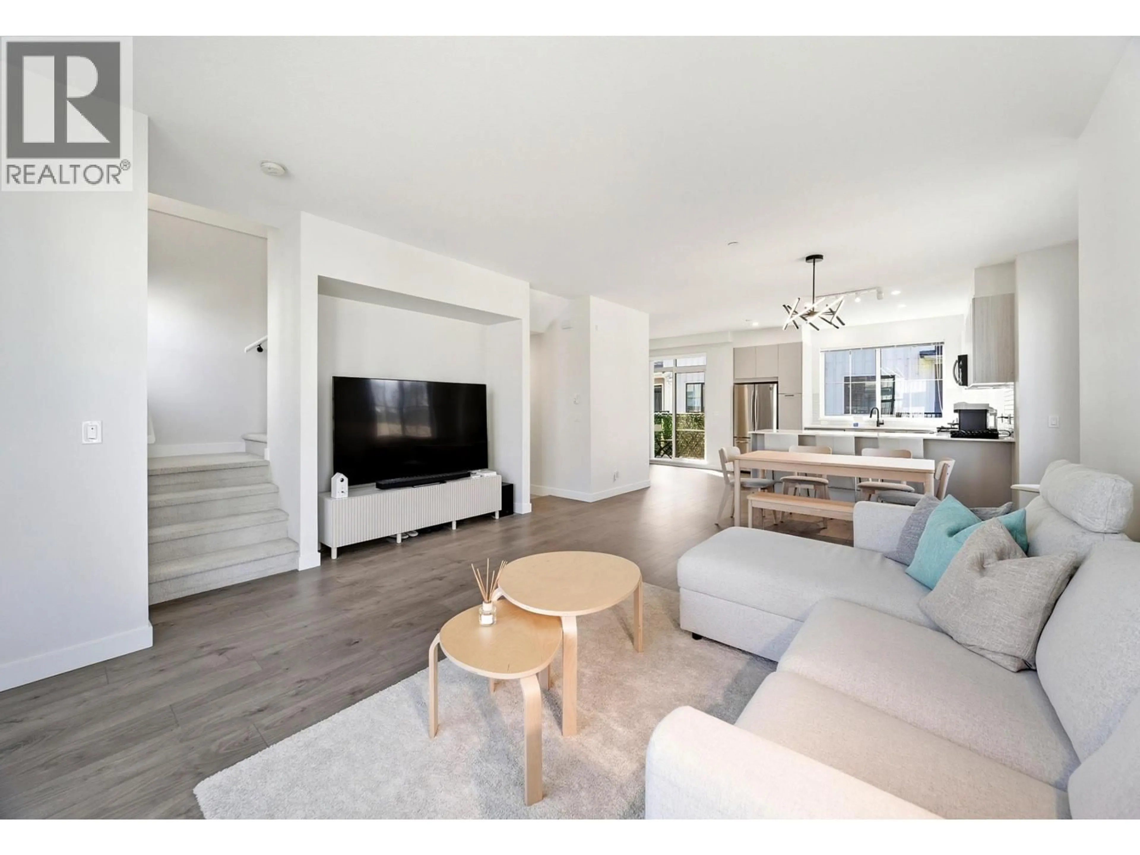 Living room with furniture, unknown for 94 - 488 FURNESS STREET, New Westminster British Columbia V3M0M1