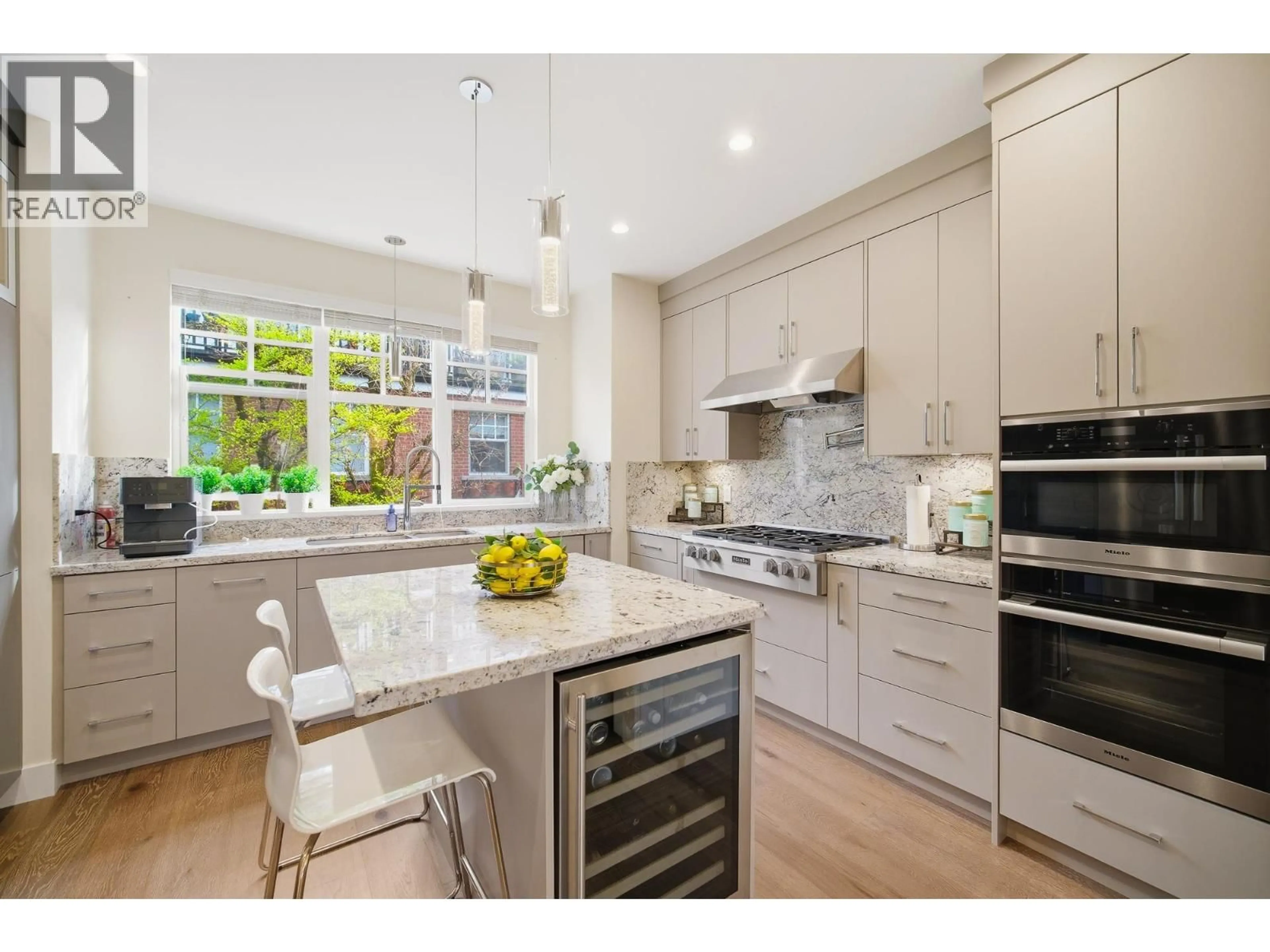 Open concept kitchen, ceramic/tile floor for 2160 8TH AVENUE, Vancouver British Columbia V6K2A4