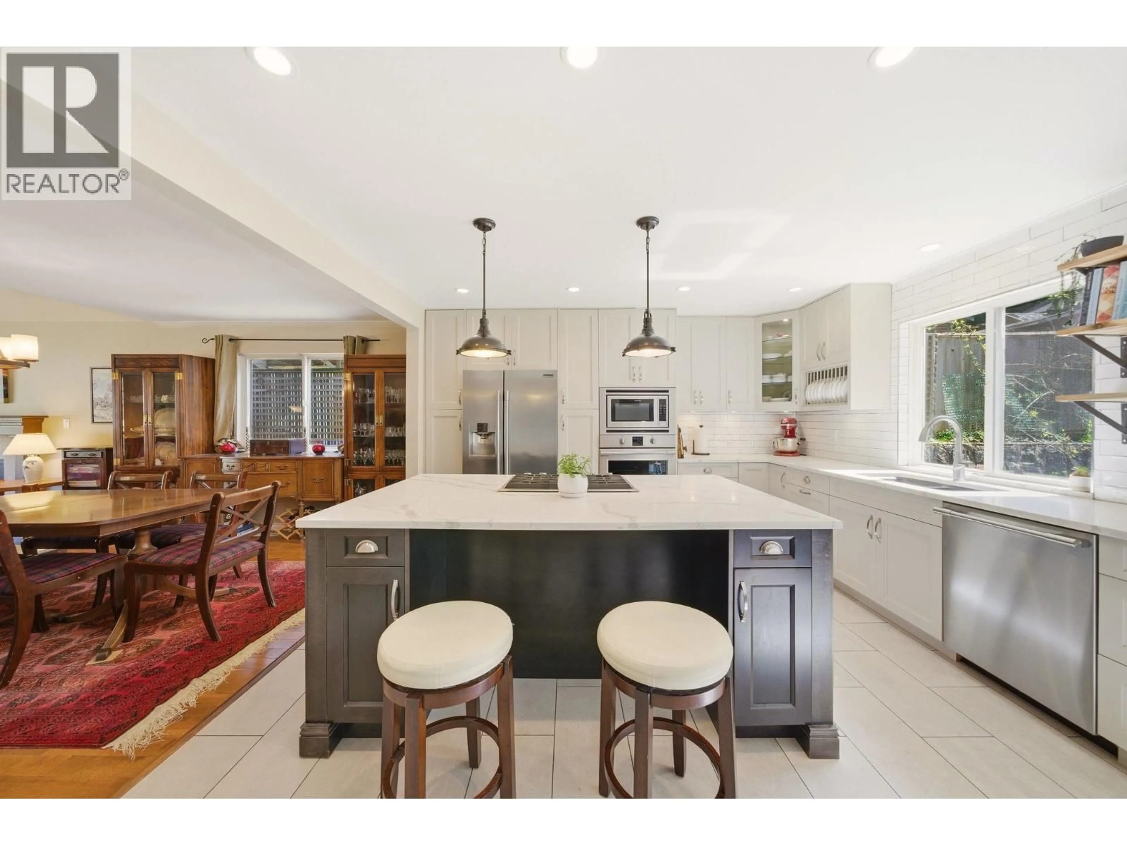 Open concept kitchen, ceramic/tile floor for 4575 CLIFFMONT ROAD, North Vancouver British Columbia V7G1J8