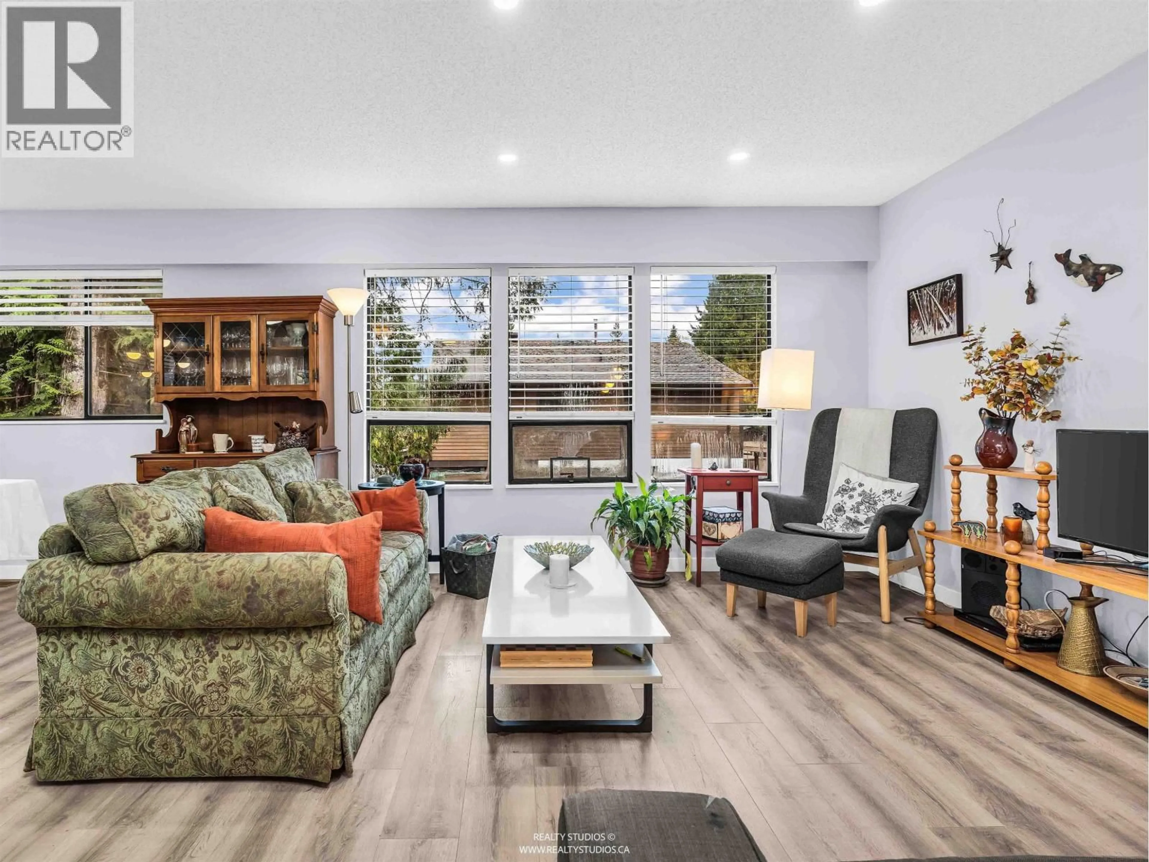 Living room with furniture, wood/laminate floor for 47 - 2719 ST. MICHAEL STREET, Port Coquitlam British Columbia V3B5R4